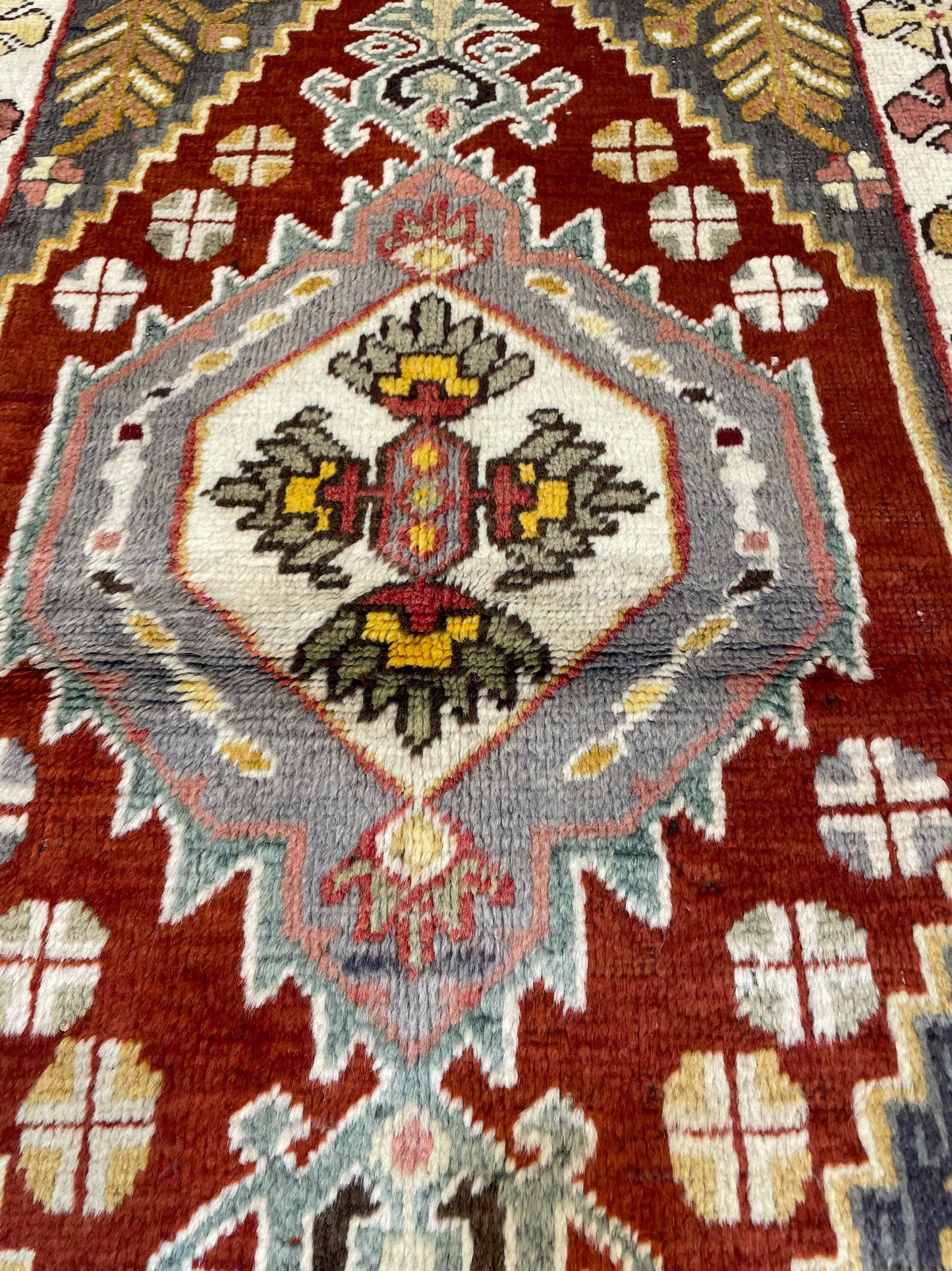 Hand-Knotted Wool Rug Turkish Oushak 2'6" x 4'4"