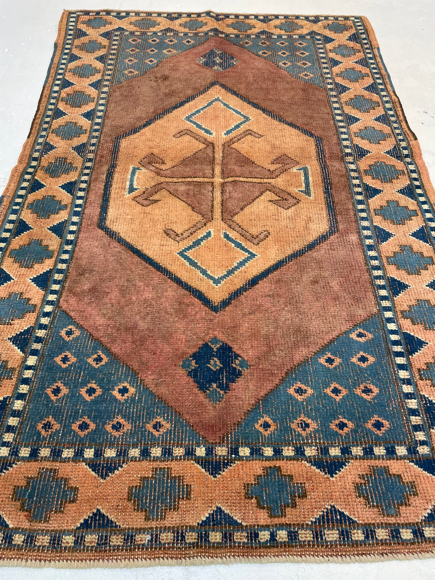 Hand-Knotted Wool Rug Turkish Oushak 2'10" x 4'6"