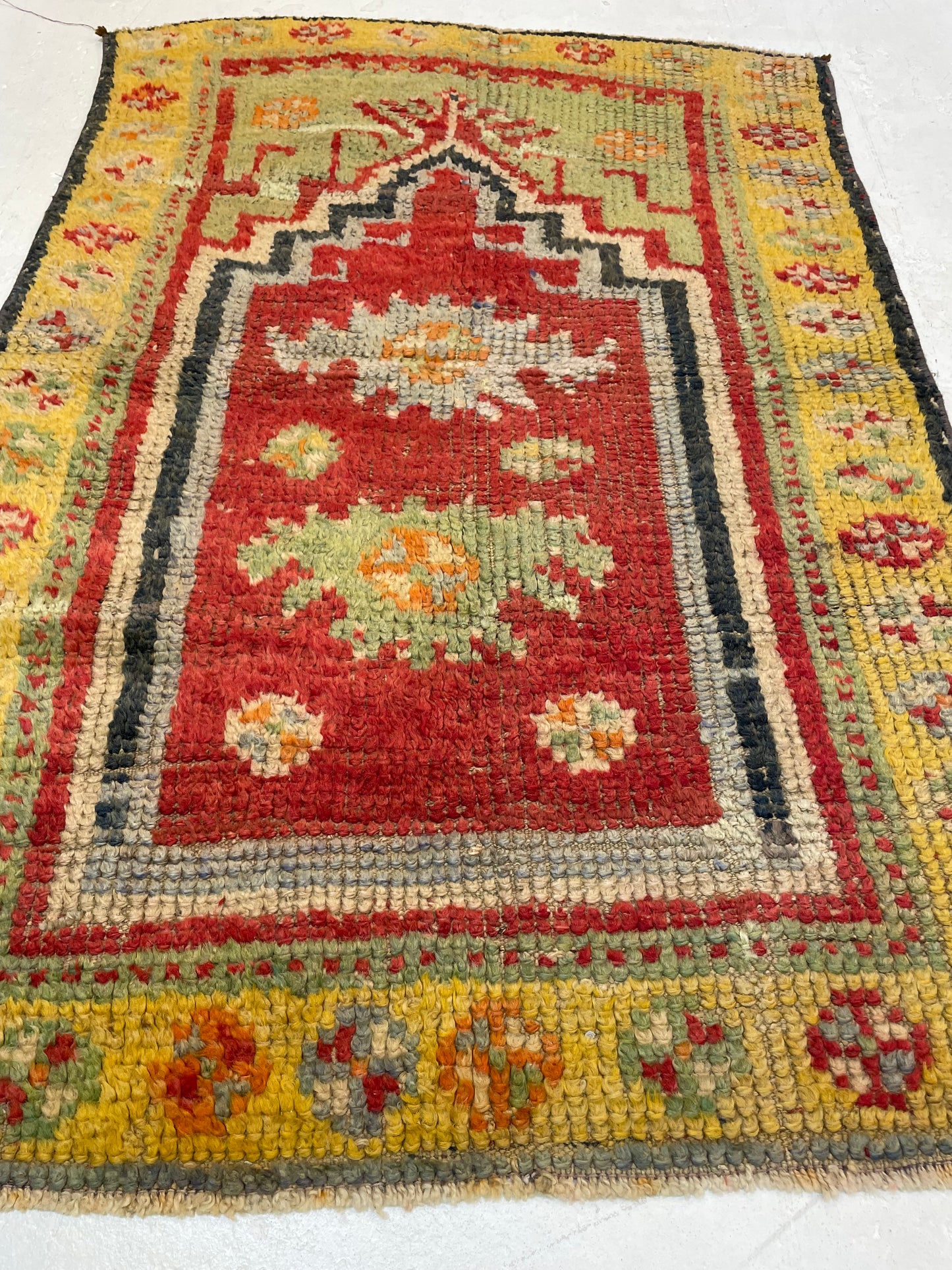 Hand-Knotted Wool Rug Turkish Oushak 2'9" x 4'