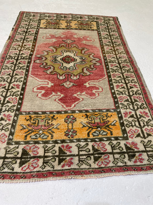 Hand-Knotted Wool Rug Turkish Oushak 2'8" x 4'8"