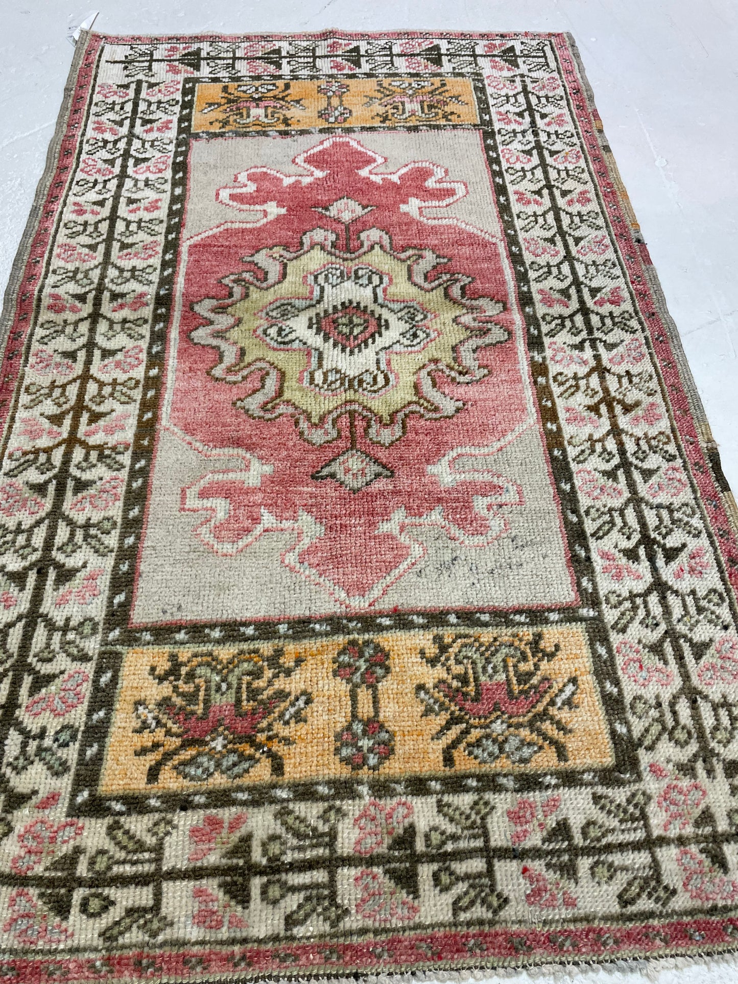 Hand-Knotted Wool Rug Turkish Oushak 2'8" x 4'8"