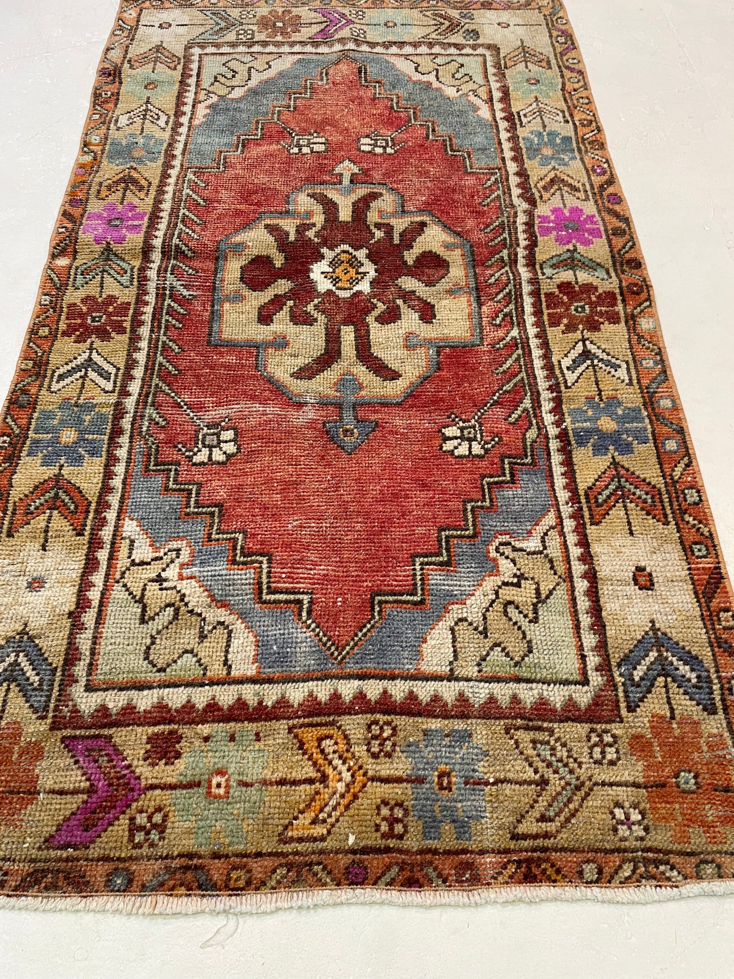 Hand-Knotted Wool Rug Turkish Oushak 2'7" x 4'8"