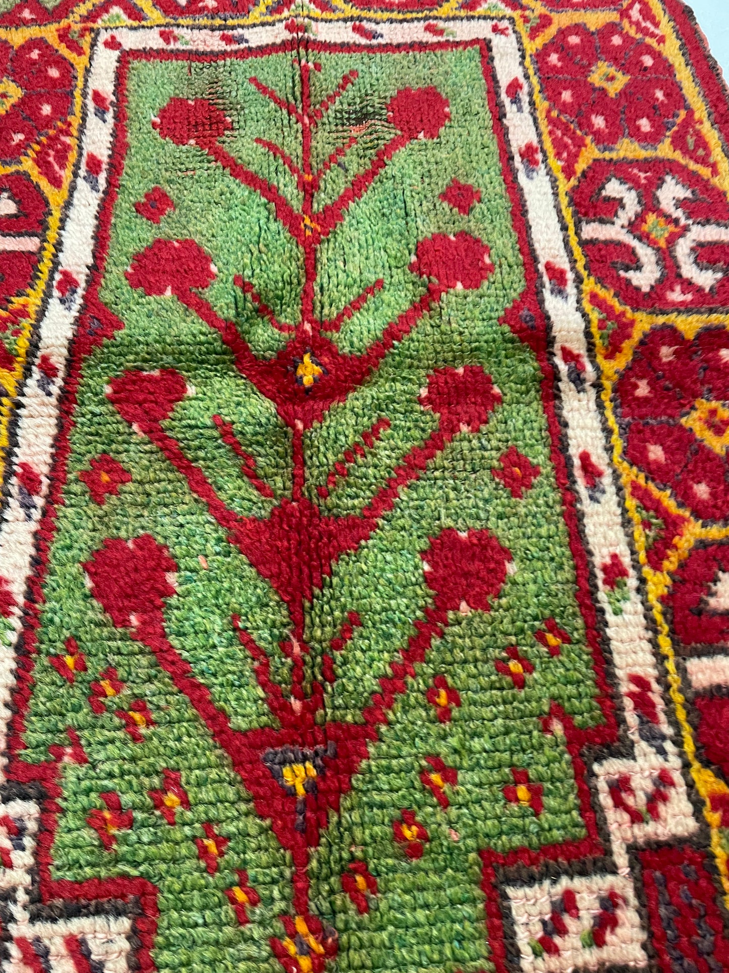 Hand-Knotted Wool Rug Turkish Oushak 2'7" x 4'9"