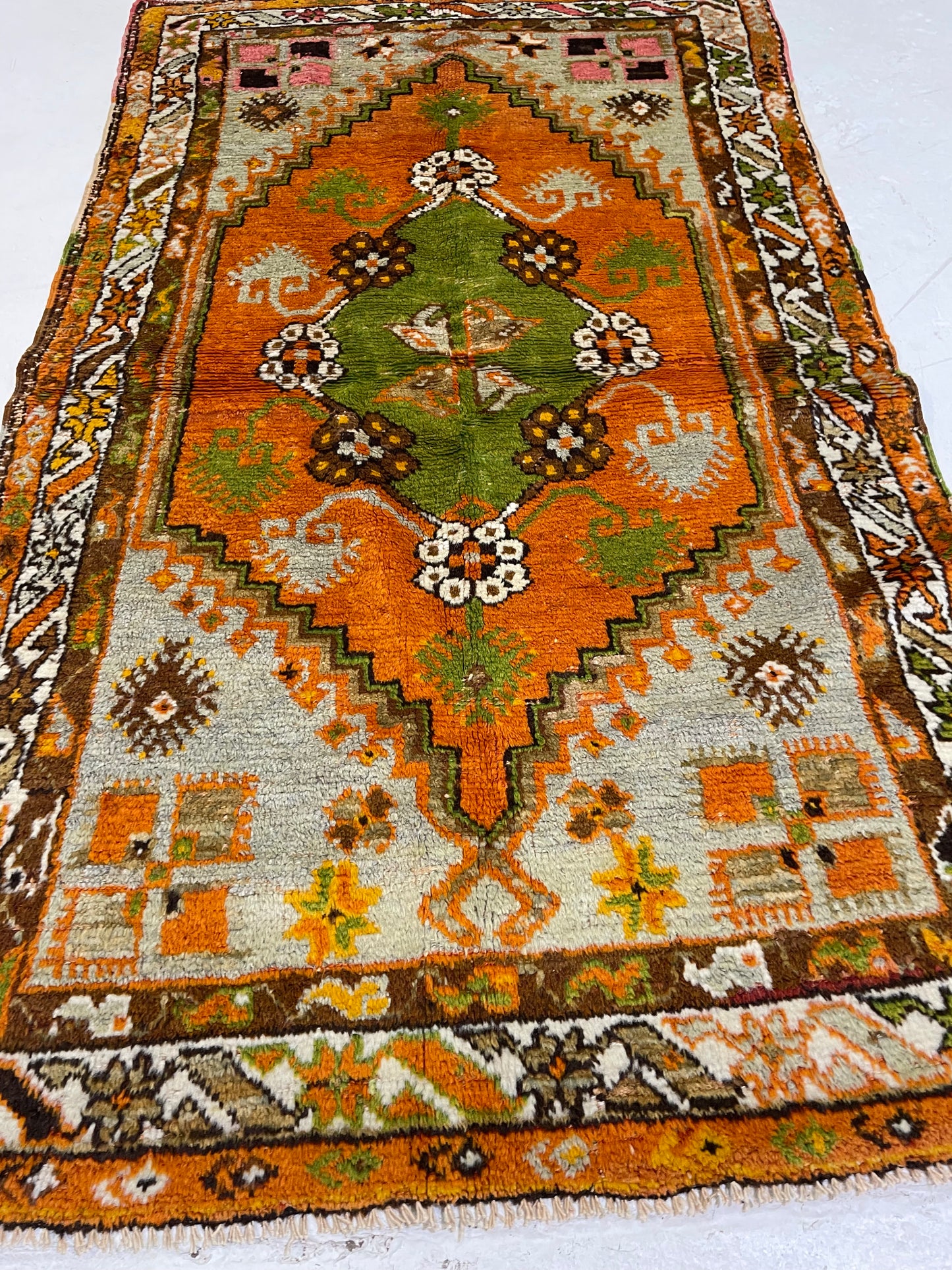 Hand-Knotted Wool Rug Turkish Oushak 2'11" x 5'1"