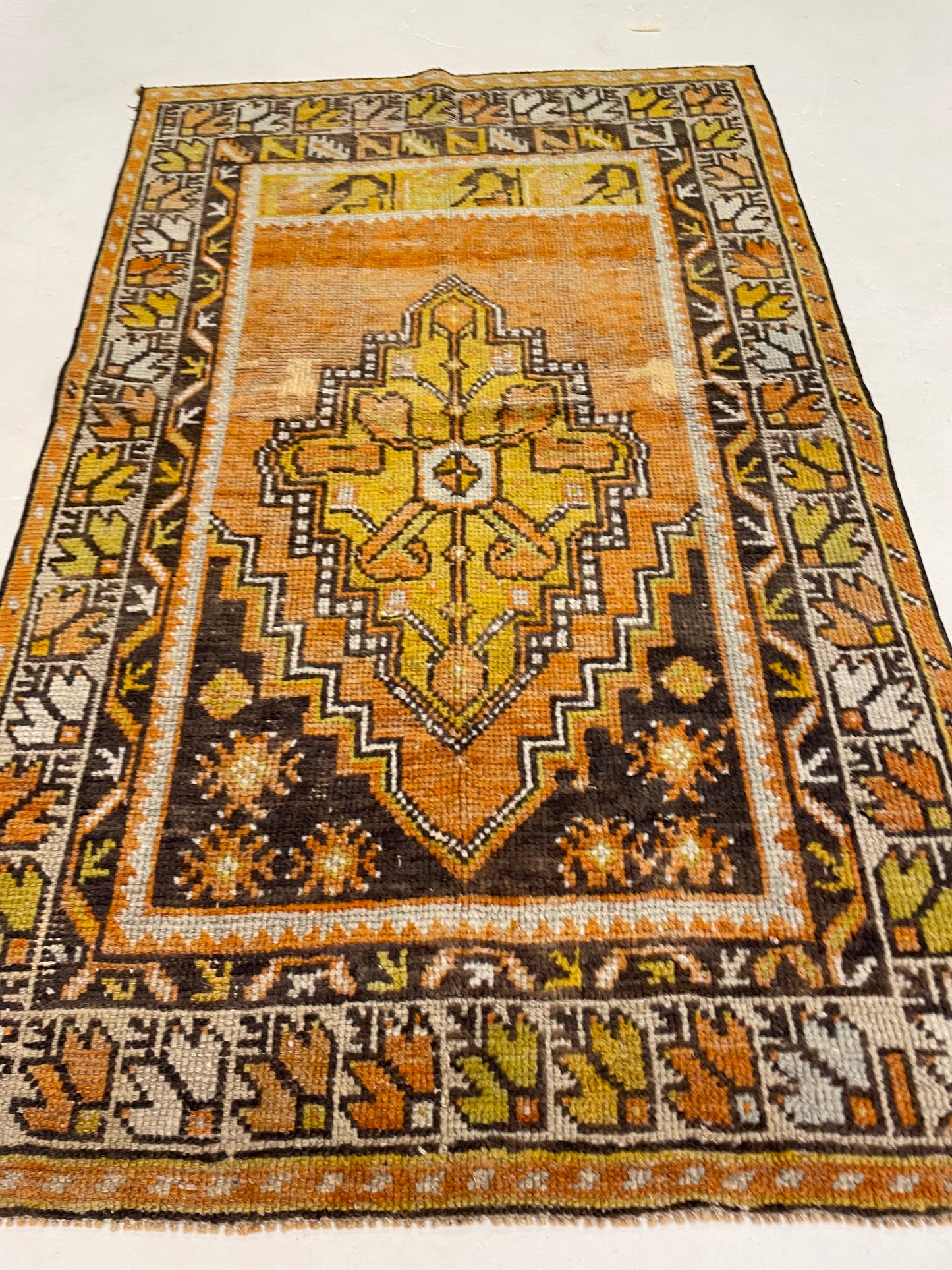 Hand-Knotted Wool Rug Turkish Oushak 2'8" x 4'1"