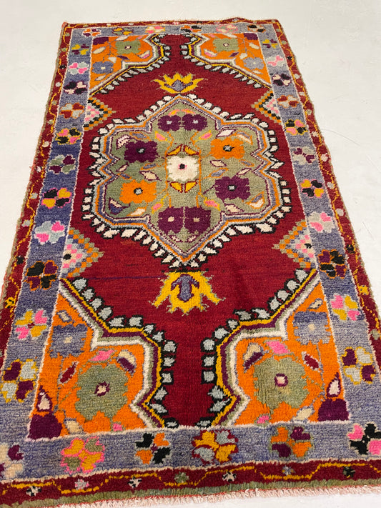 Hand-Knotted Wool Rug Turkish Oushak 2'8" x 5'