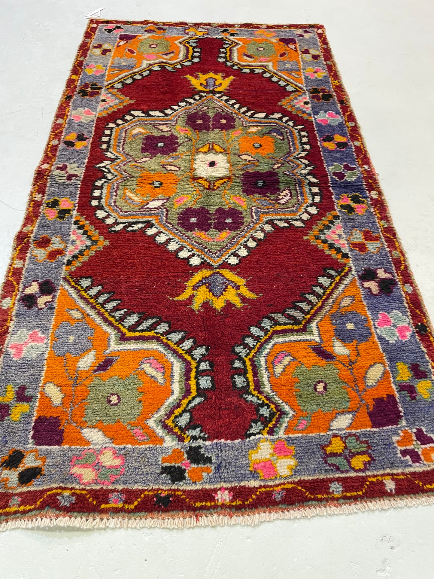 Hand-Knotted Wool Rug Turkish Oushak 2'8" x 5'