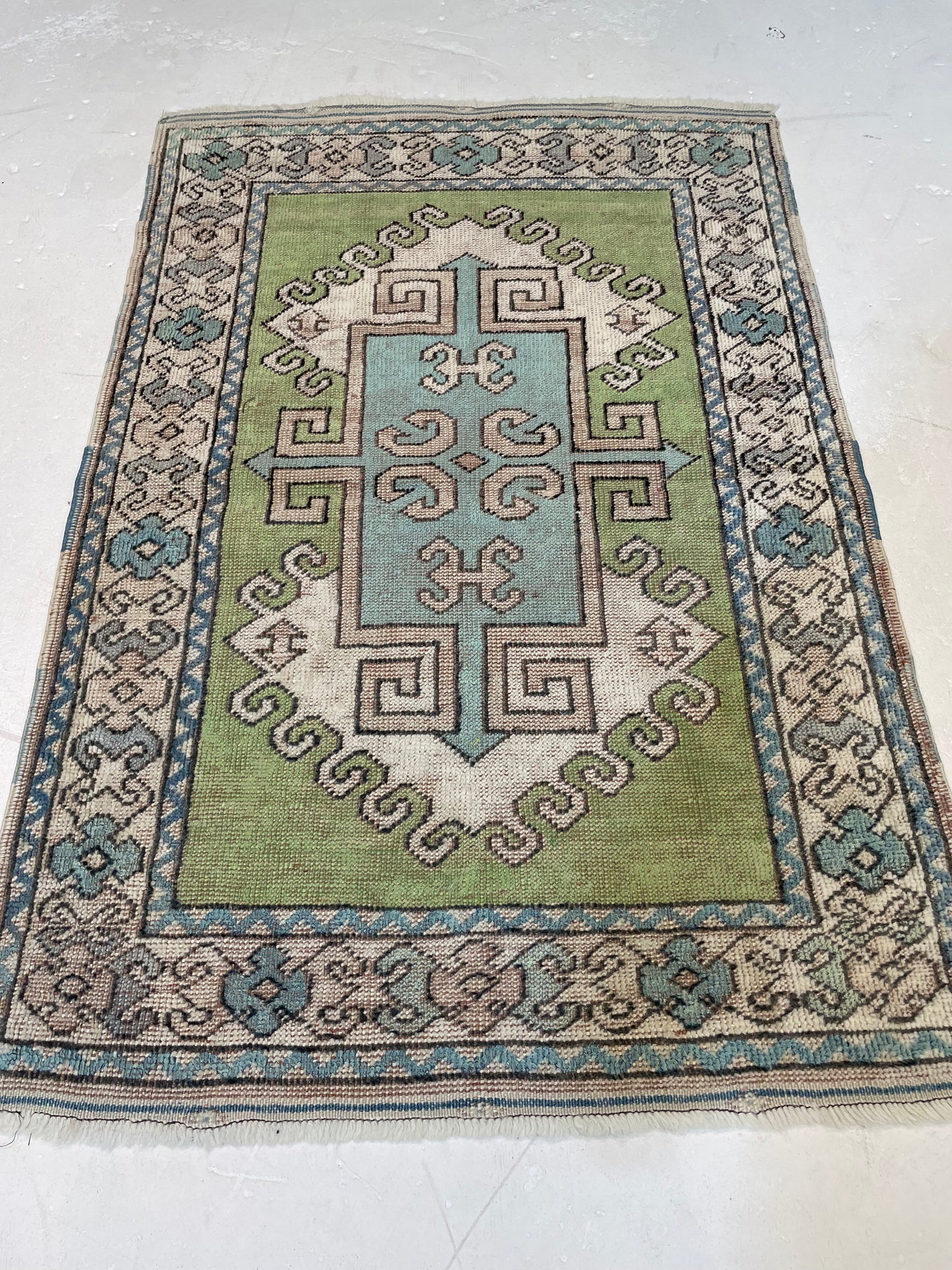 Hand-Knotted Wool Rug Turkish Oushak 2'11" x 4'4"
