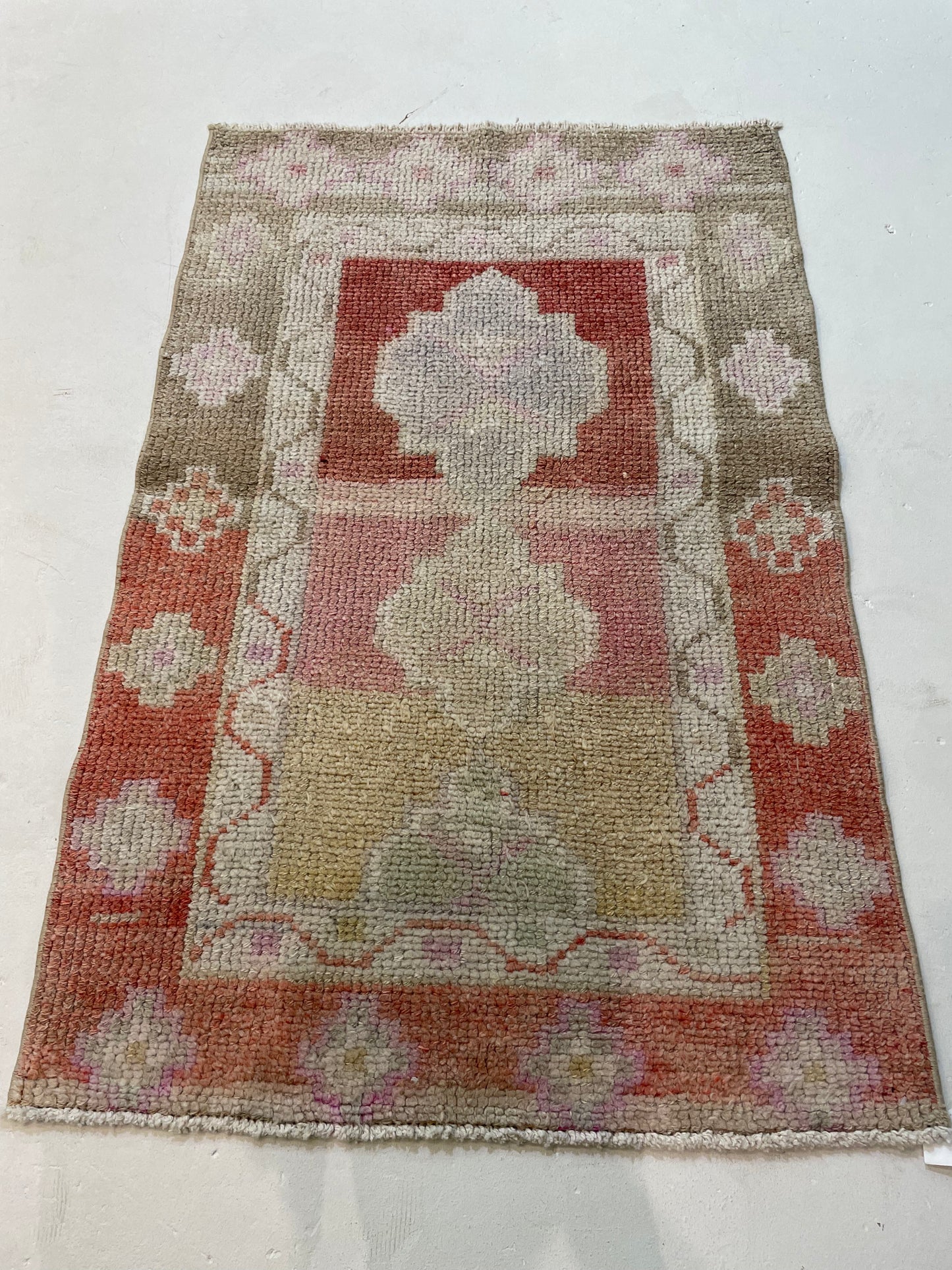 Hand-Knotted Wool Rug Turkish Oushak 2'7" x 4'