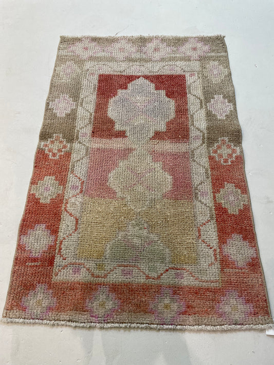 Hand-Knotted Wool Rug Turkish Oushak 2'7" x 4'