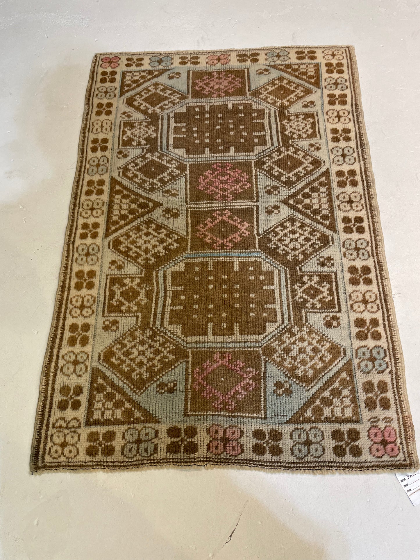 Hand-Knotted Wool Rug Turkish Oushak 2'2" x 3'
