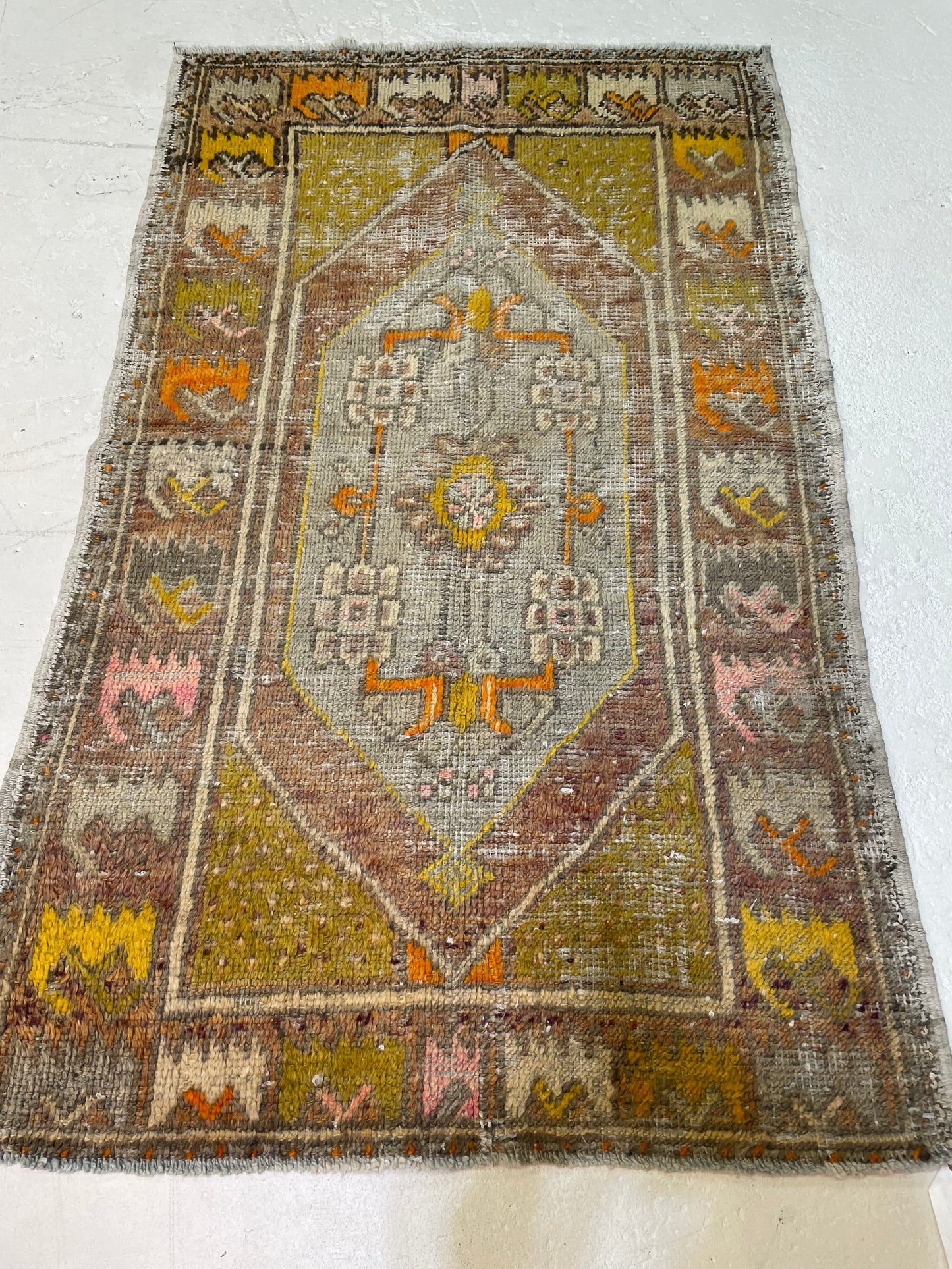 Hand-Knotted Wool Rug Turkish Oushak 2'8" x 4'4"