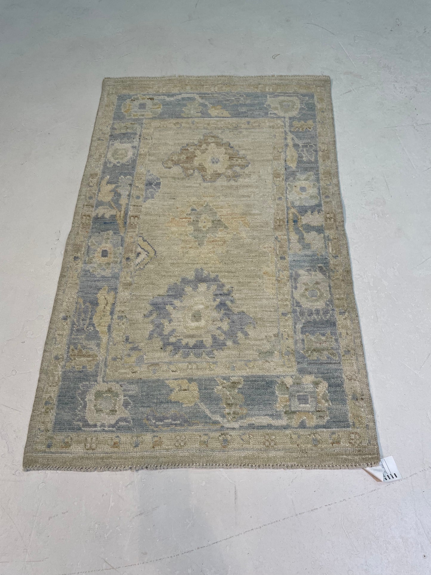 Hand-Knotted Wool Rug Turkish Oushak 2'6" x 4'