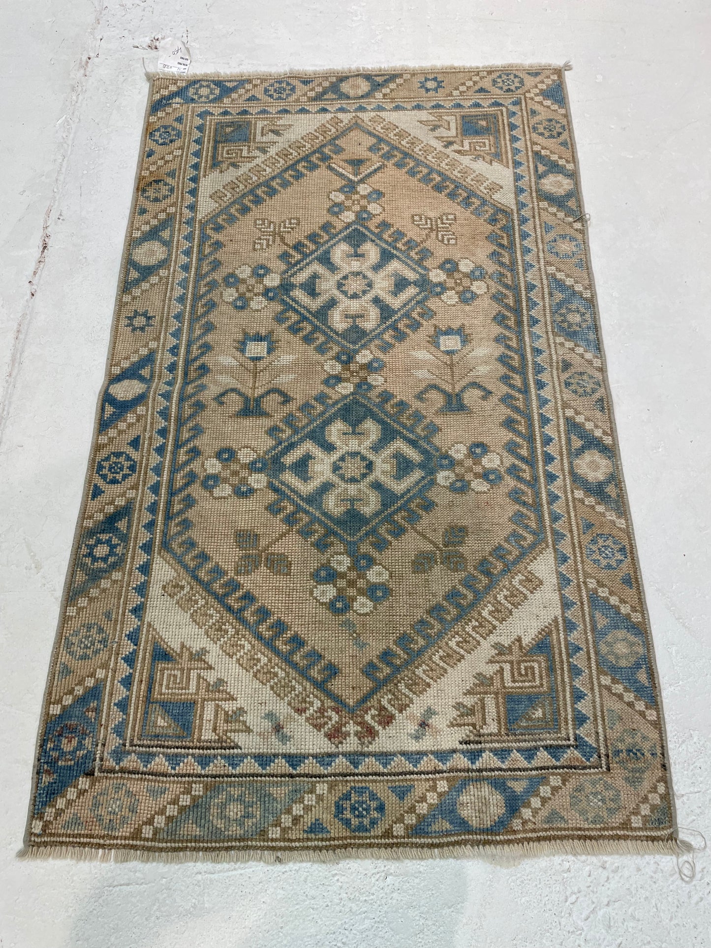Hand-Knotted Wool Rug Turkish Oushak 2'5" x 4'