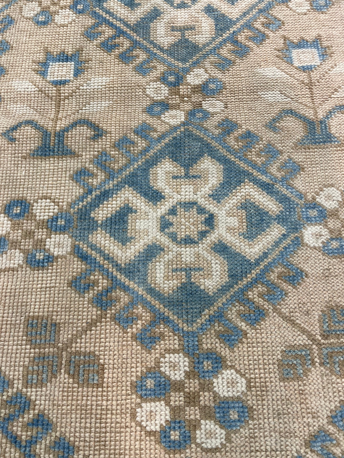 Hand-Knotted Wool Rug Turkish Oushak 2'5" x 4'