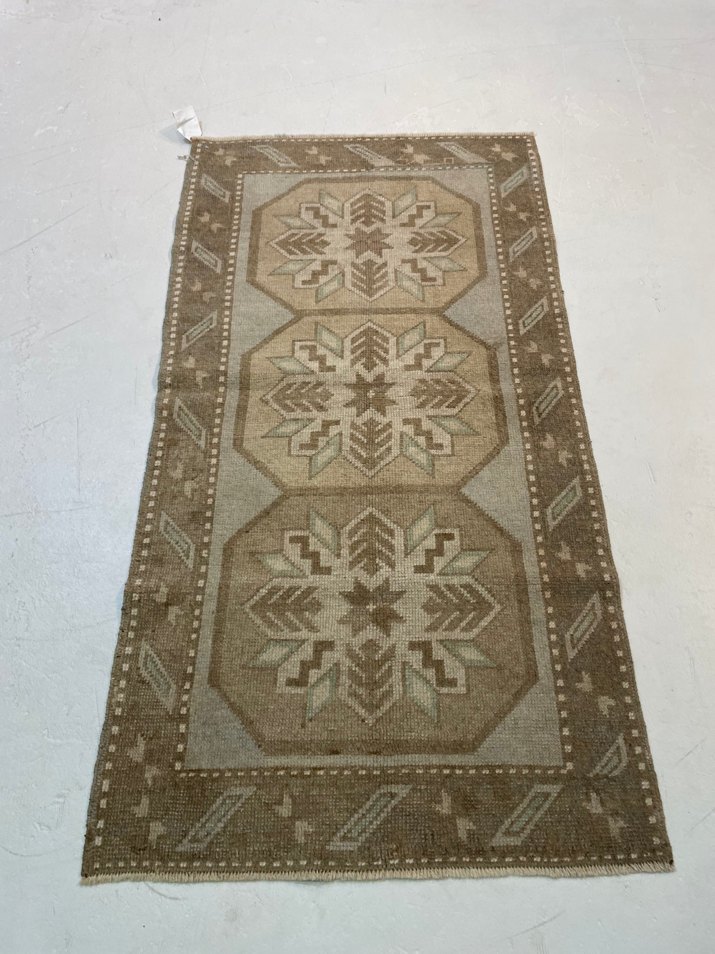 Hand-Knotted Wool Rug Turkish Oushak 2'5" x 4'7"