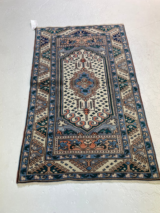 Hand-Knotted Wool Rug Turkish Oushak 2'6" x 4'6"