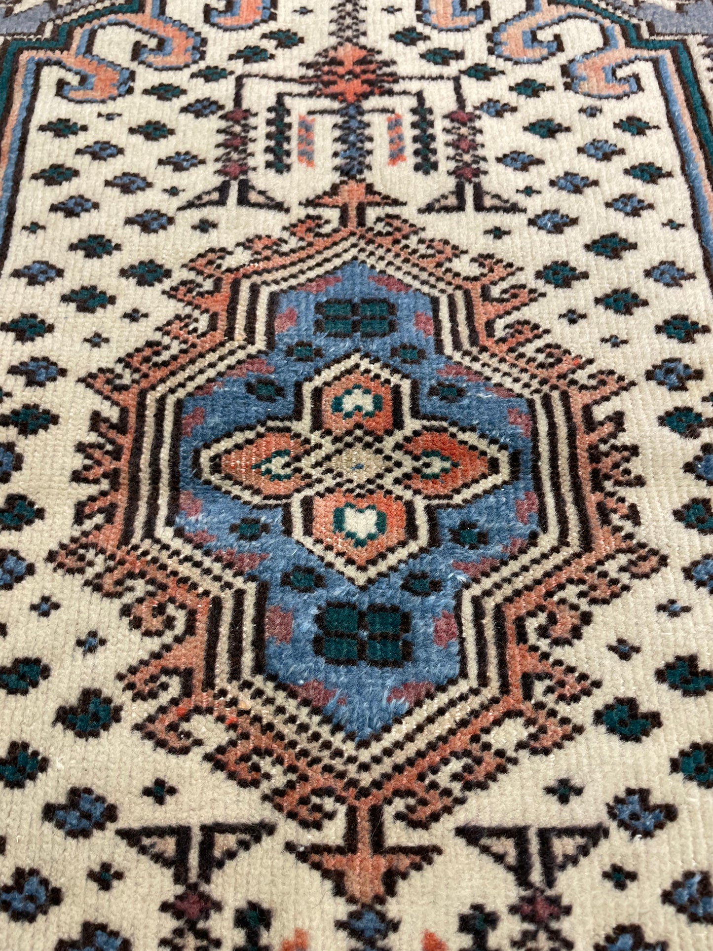 Hand-Knotted Wool Rug Turkish Oushak 2'6" x 4'6"
