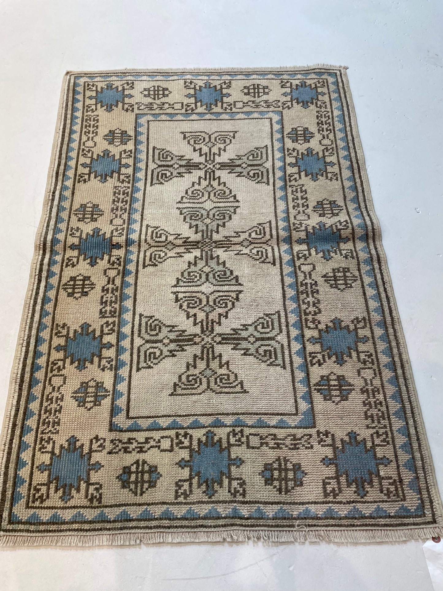 Hand-Knotted Wool Rug Turkish Oushak 2'8" x 3'10"