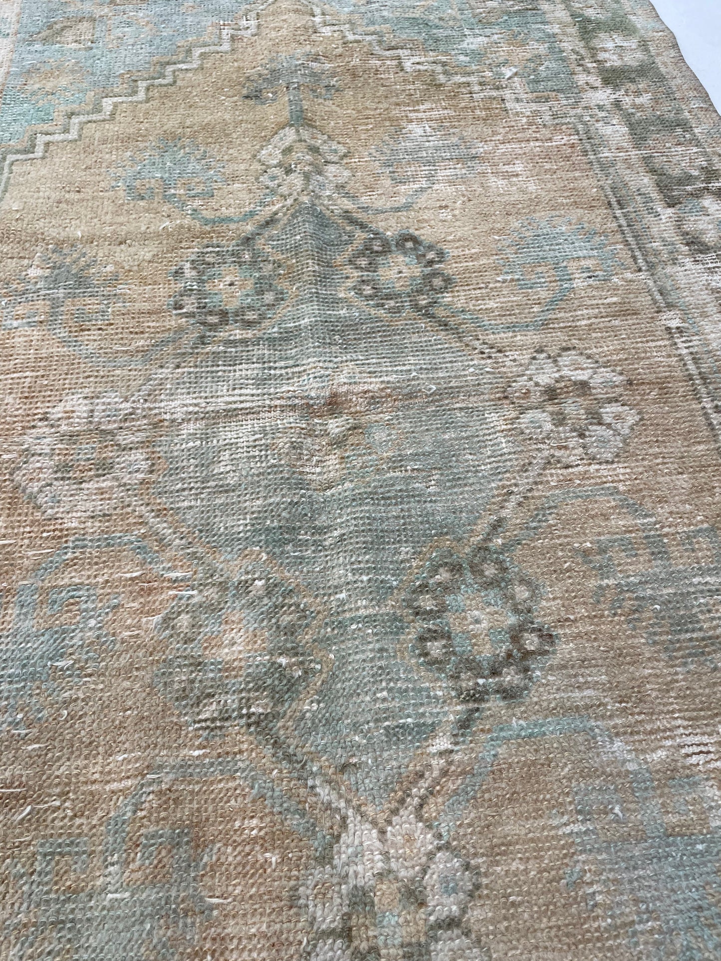 Hand-Knotted Wool Rug Turkish Oushak 2'7" x 4'10"