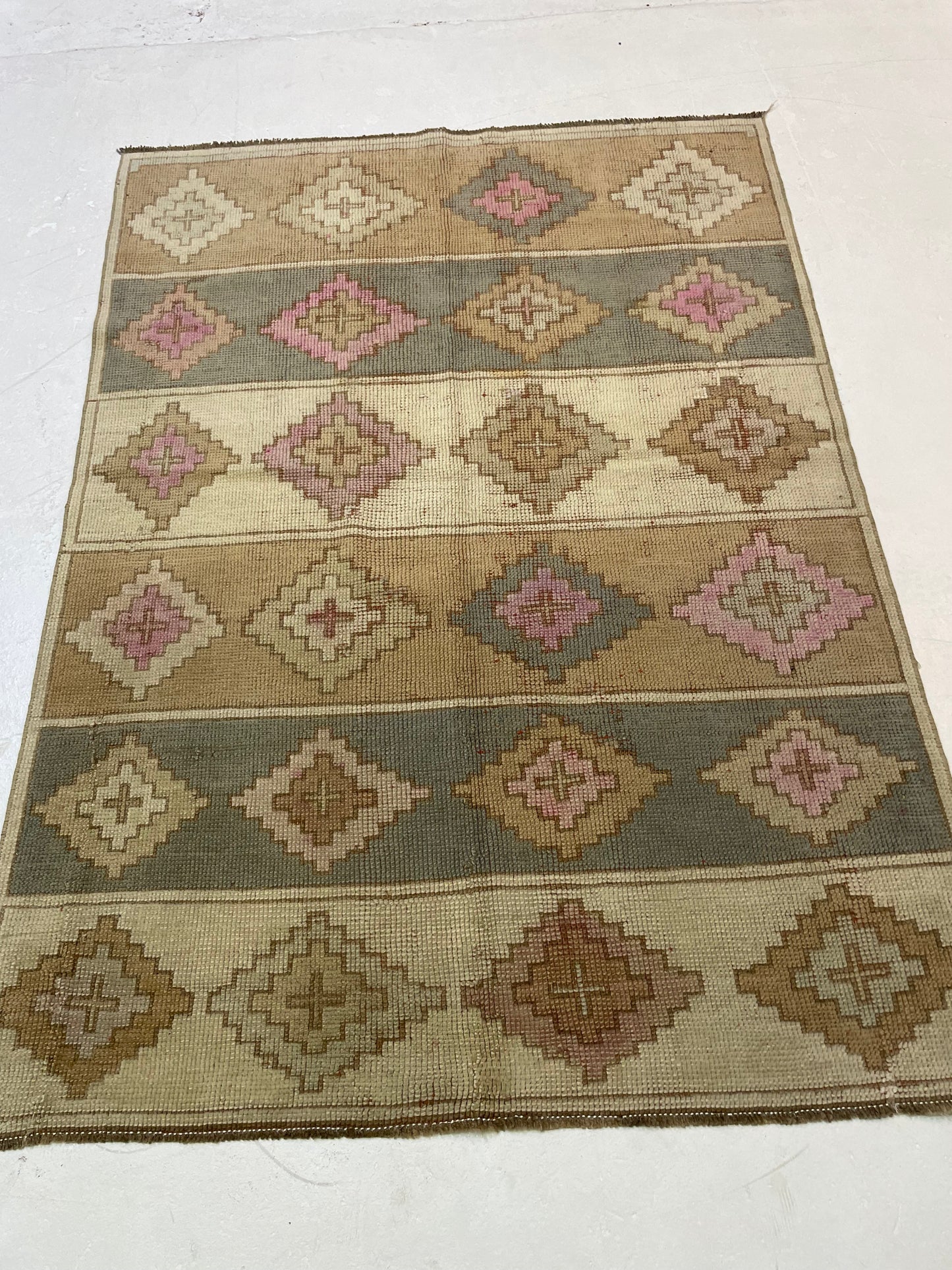 Hand-Knotted Wool Rug Turkish Oushak 3'8" x 5'3"