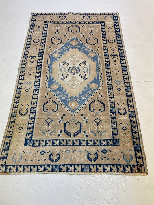 Hand-Knotted Wool Rug Turkish Oushak 3'3" x 5'3"