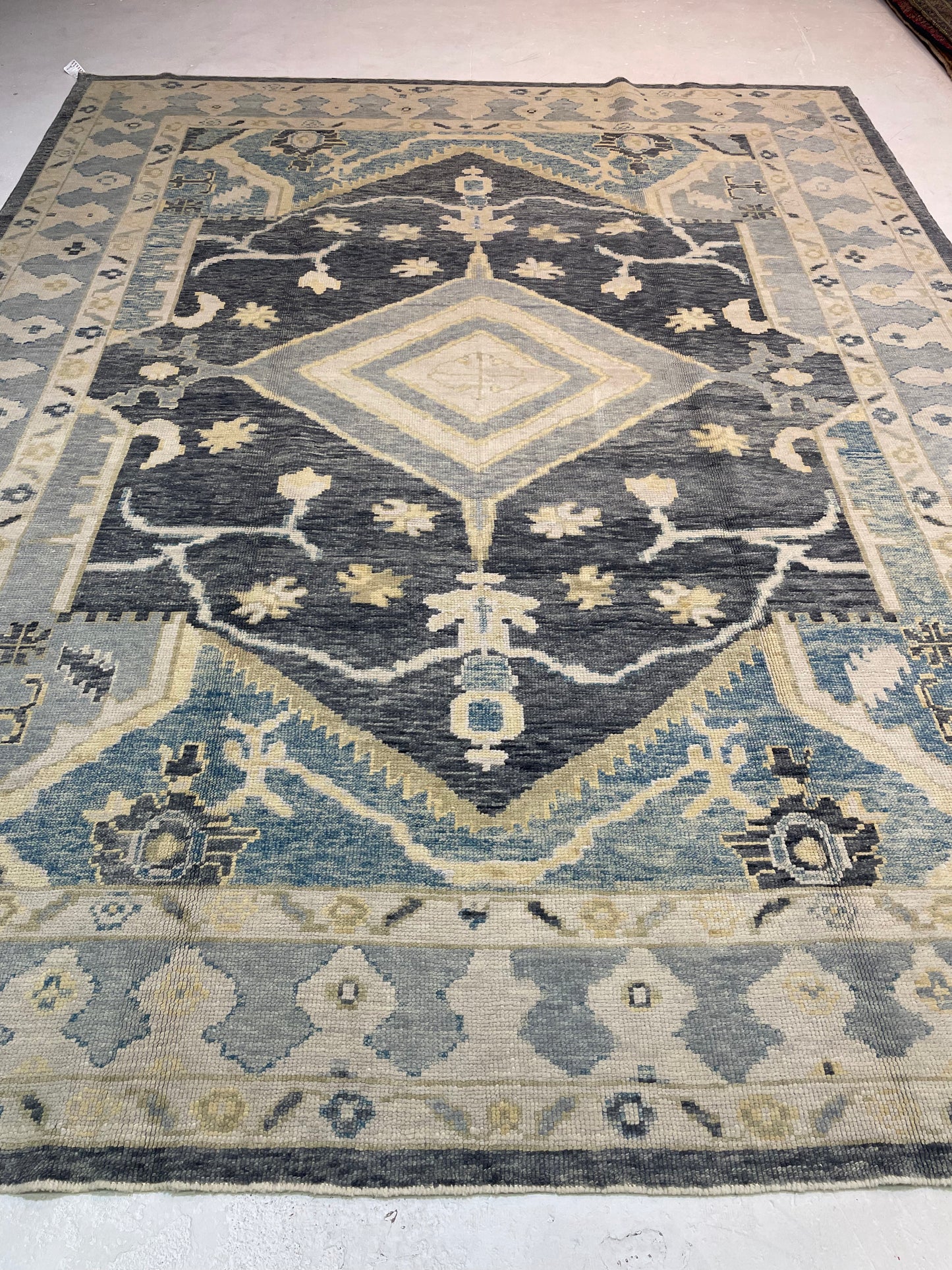 Hand-Knotted Wool Rug Turkish Oushak 9'2" x 11'7"