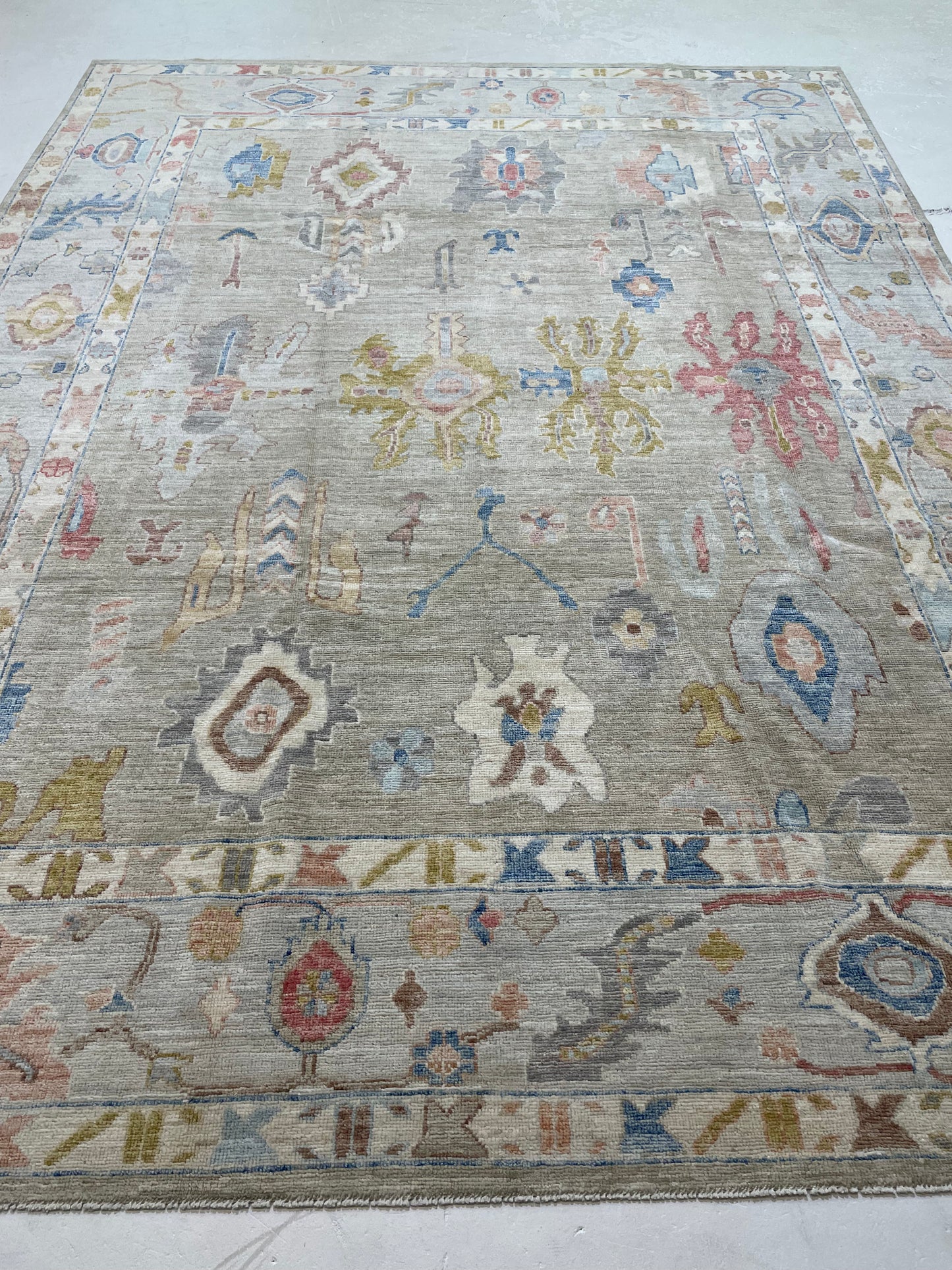 Hand-Knotted Wool Rug Turkish Oushak 8'2" x 10'10"