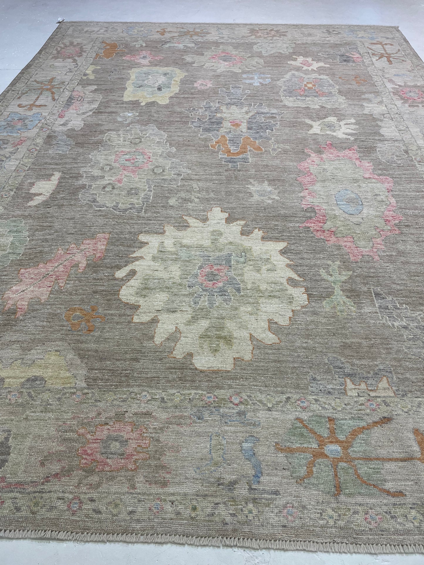 Hand-Knotted Wool Rug Turkish Oushak 8'10" x 11'10"