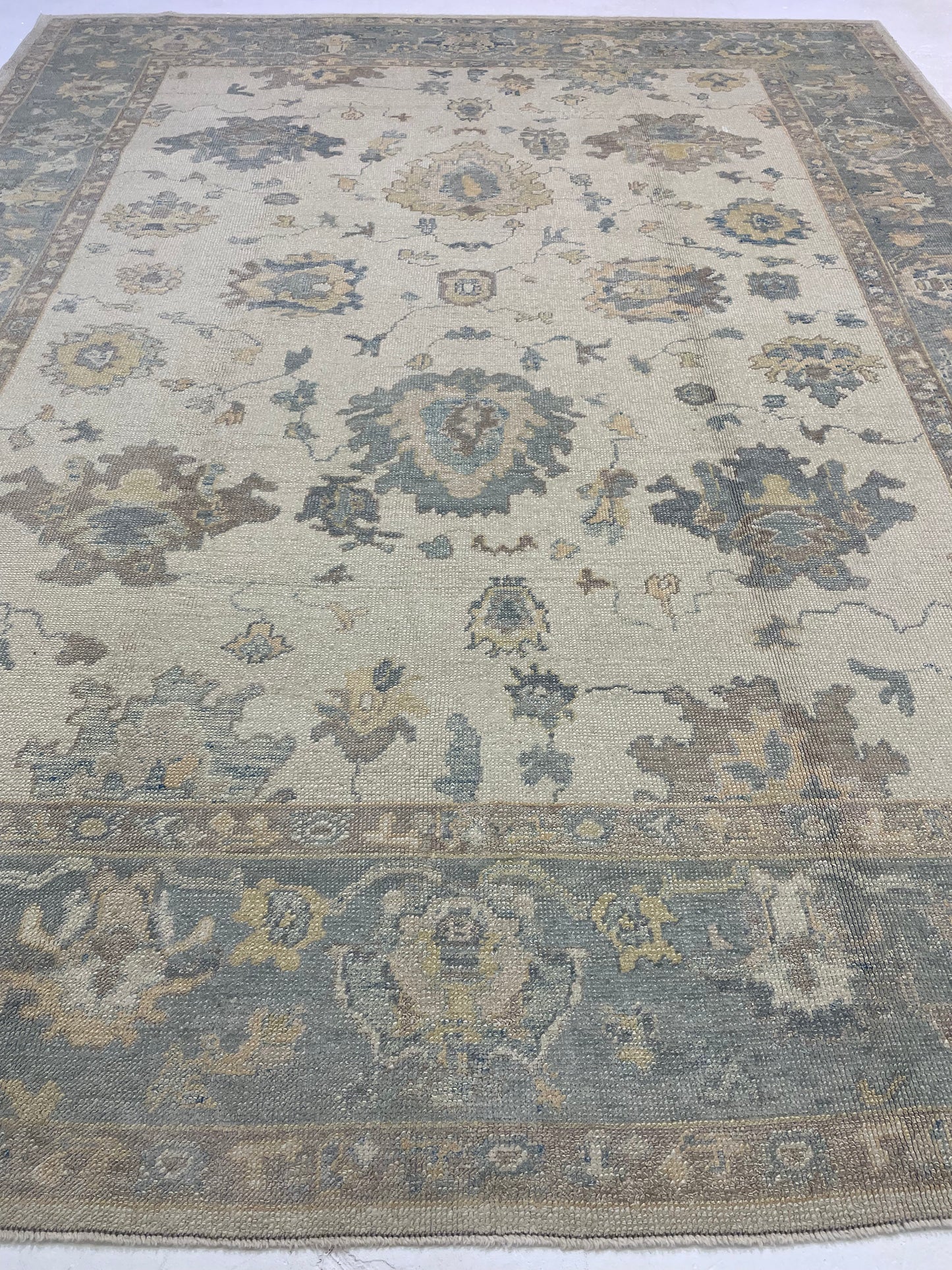 Hand-Knotted Wool Rug Turkish Oushak 8'10" x 10'11"