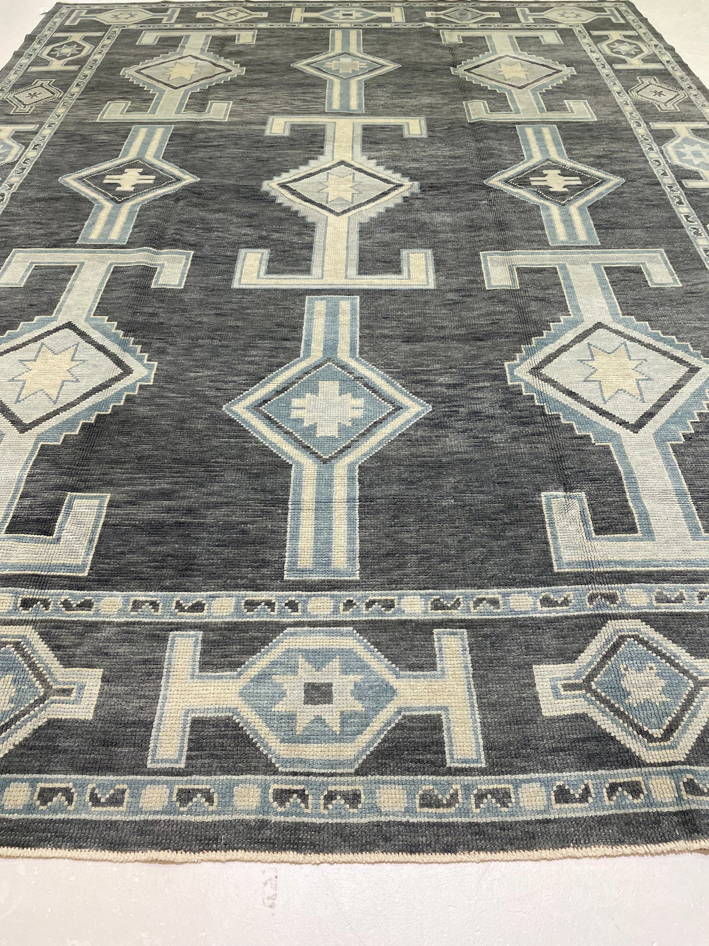 Hand-Knotted Wool Rug Turkish Oushak 9'3" x 12'5"