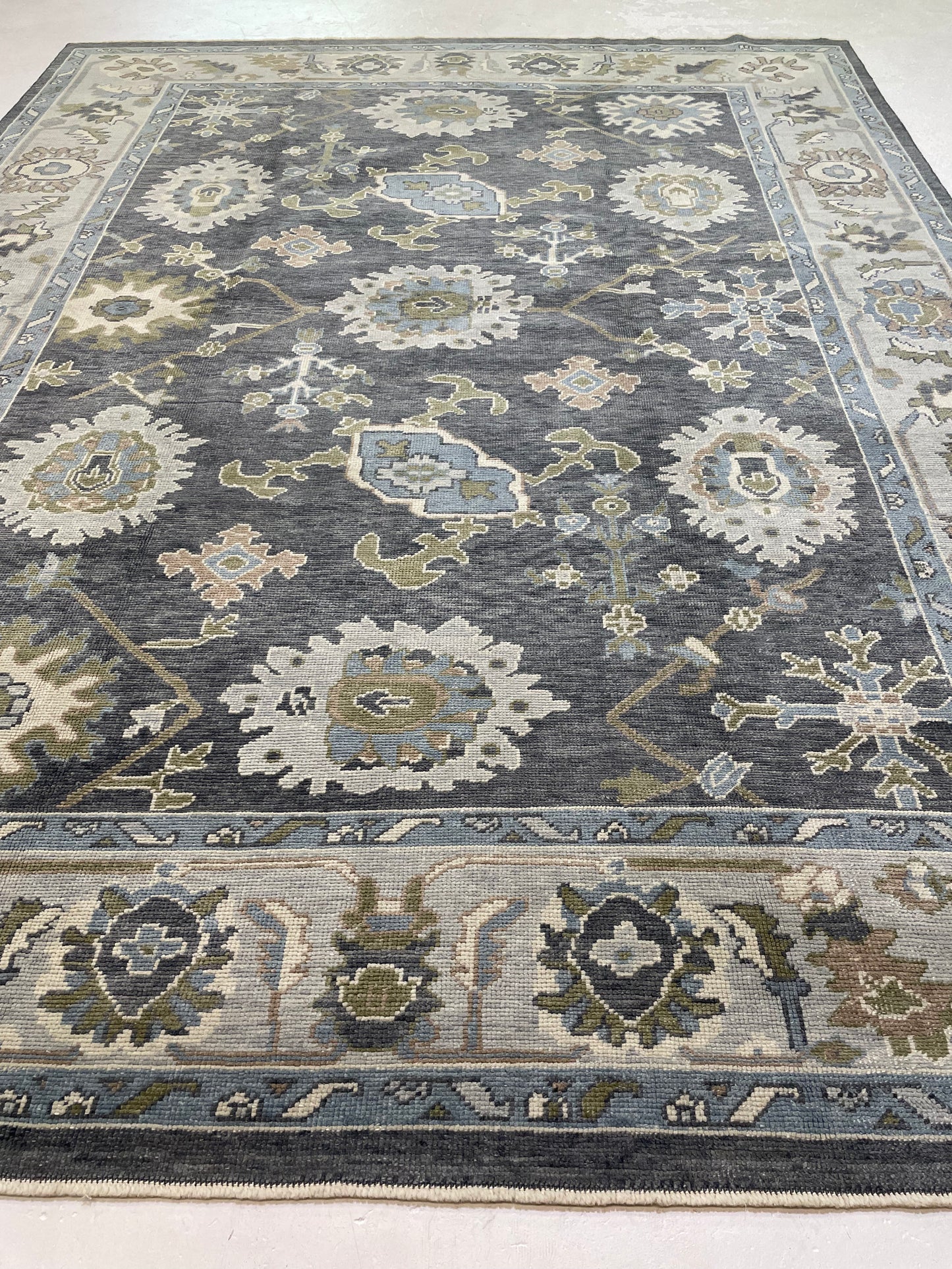 Hand-Knotted Wool Rug Turkish Oushak 8'10" x 11'8"