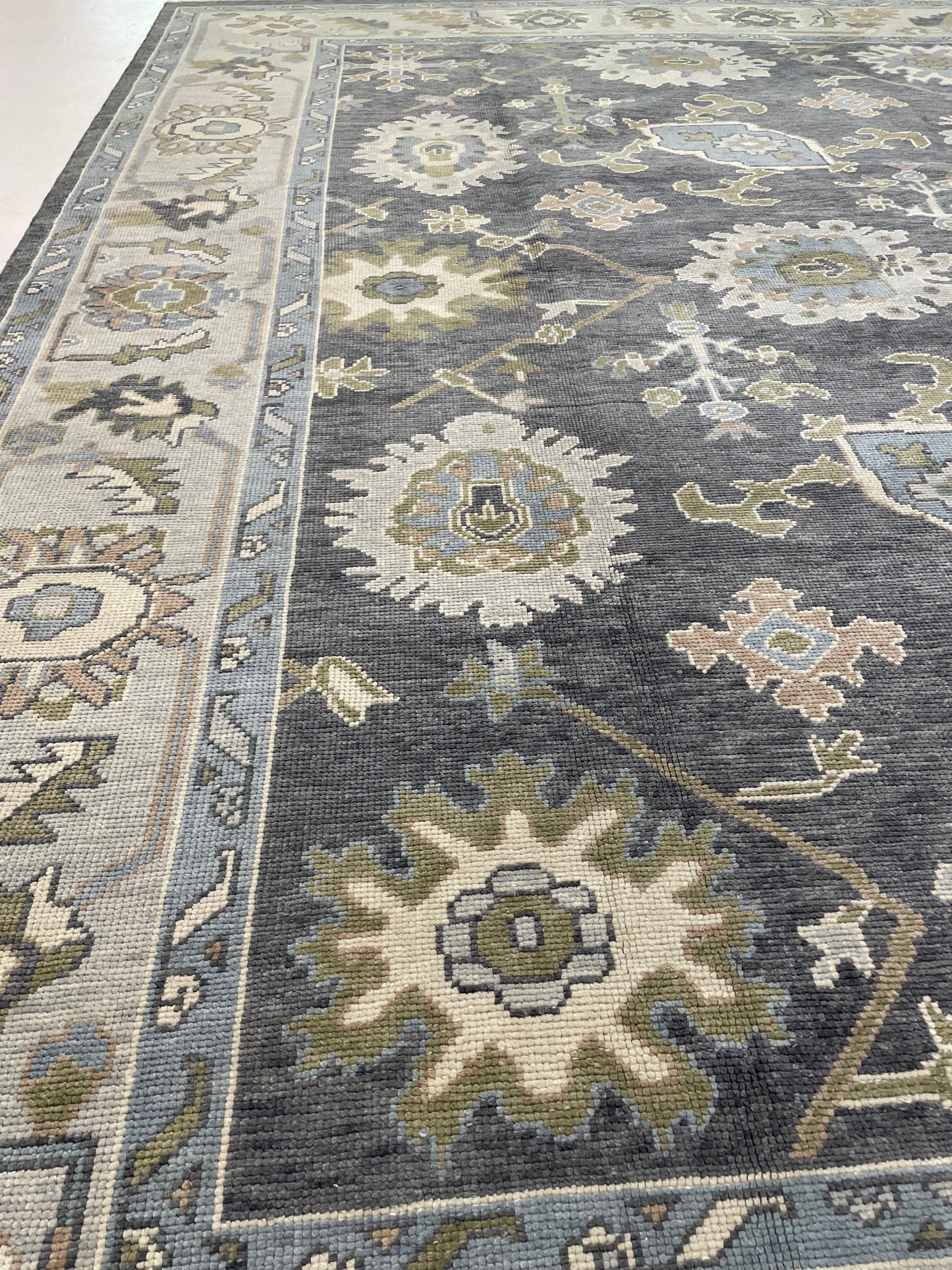 Hand-Knotted Wool Rug Turkish Oushak 8'10" x 11'8"
