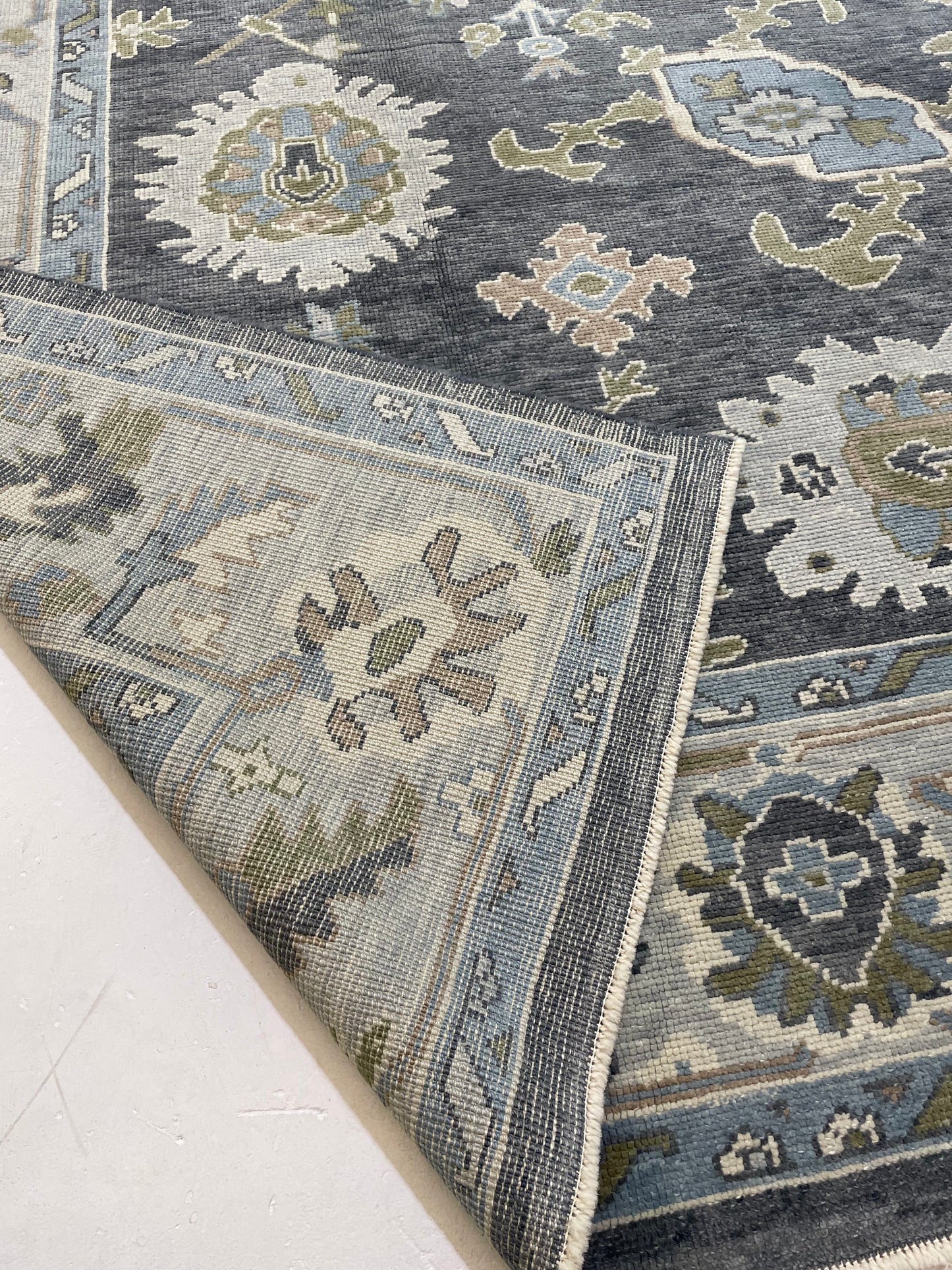 Hand-Knotted Wool Rug Turkish Oushak 8'10" x 11'8"