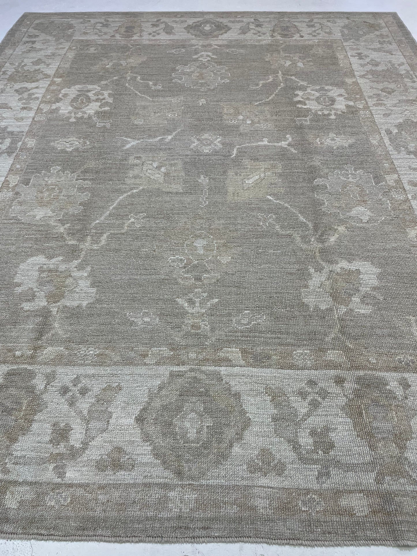 Hand-Knotted Wool Rug Turkish Oushak 8'3" x 9'11"