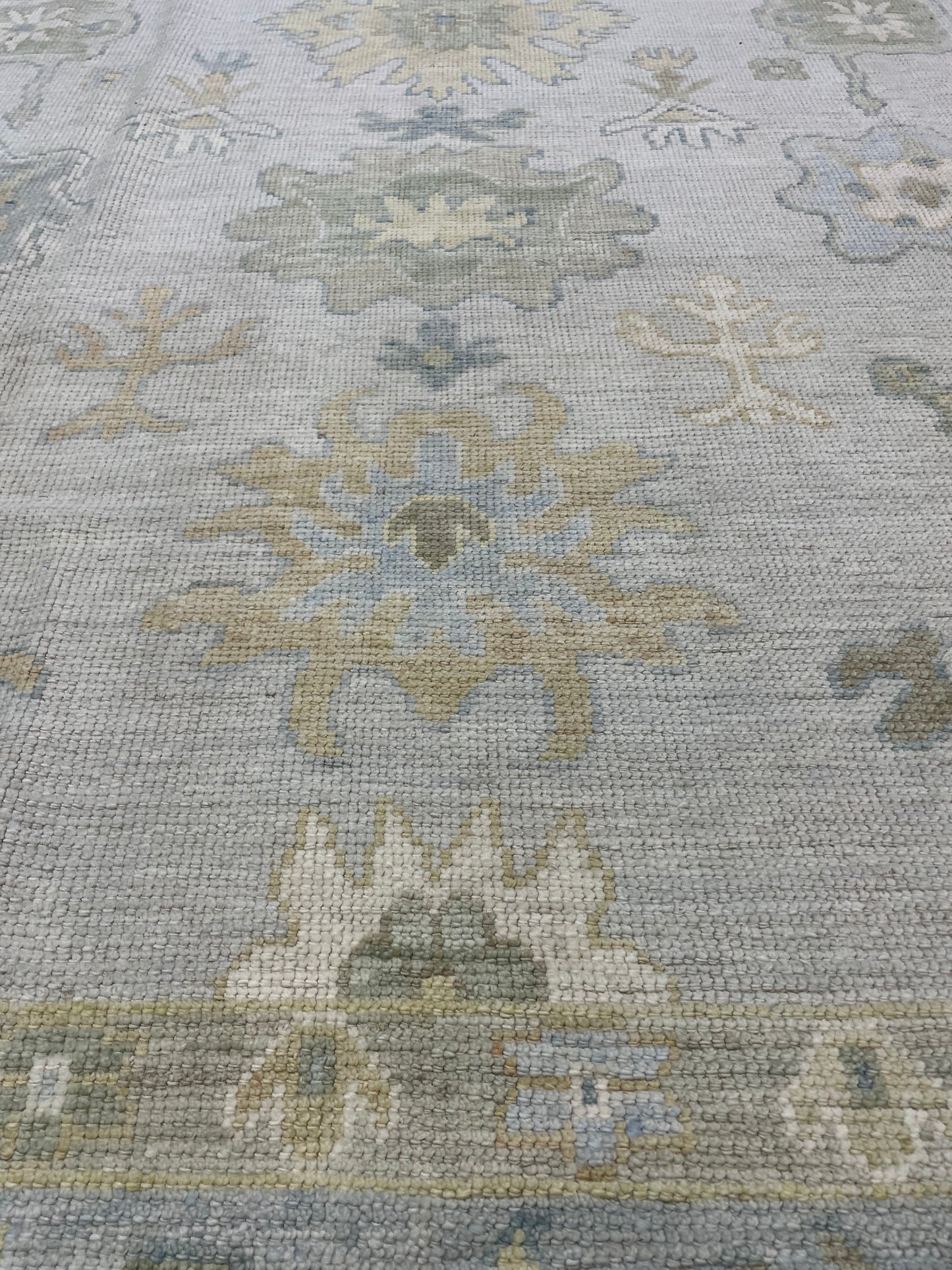 Hand-Knotted Wool Rug Turkish Oushak 8'10" x 11'9"