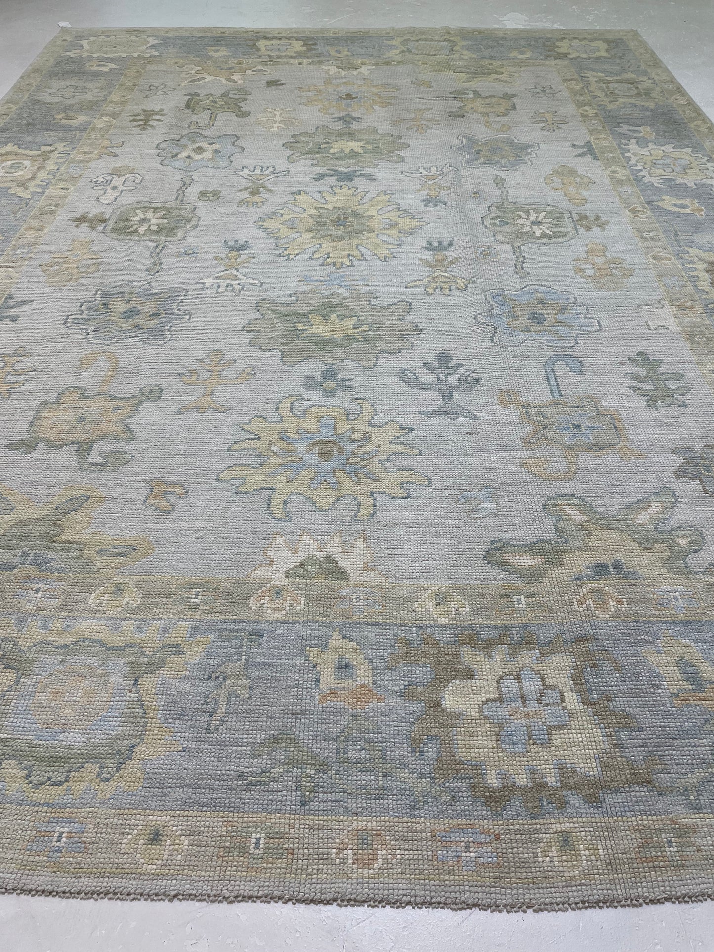Hand-Knotted Wool Rug Turkish Oushak 8'10" x 11'9"