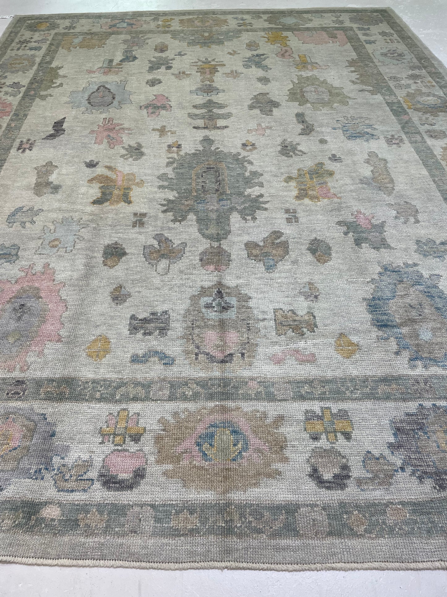 Hand-Knotted Wool Rug Turkish Oushak 8'11" x 11'6"