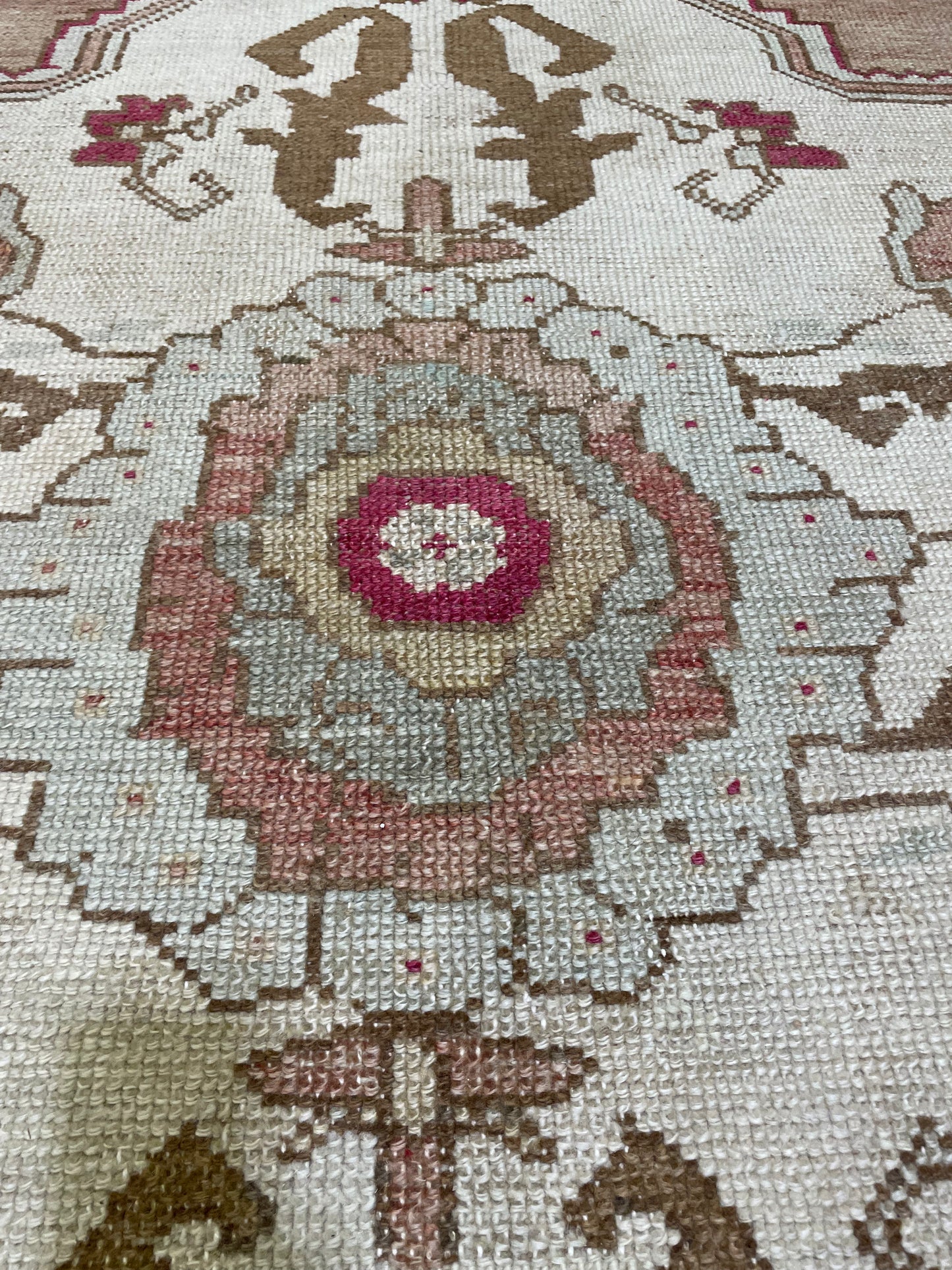 Hand-Knotted Wool Rug Turkish Oushak 8'7" x 10'2"