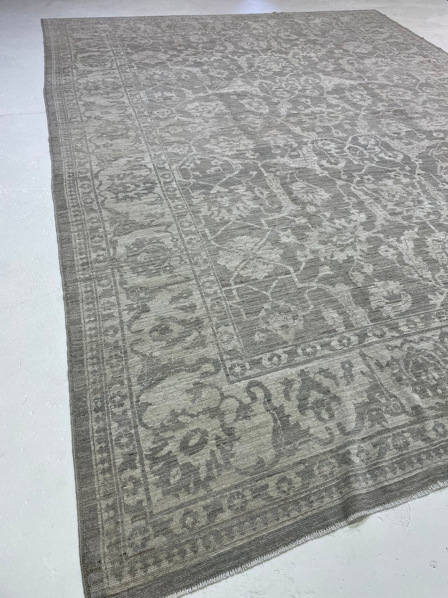 Hand-Knotted Wool Rug Turkish Oushak 10'6" x 13'10"