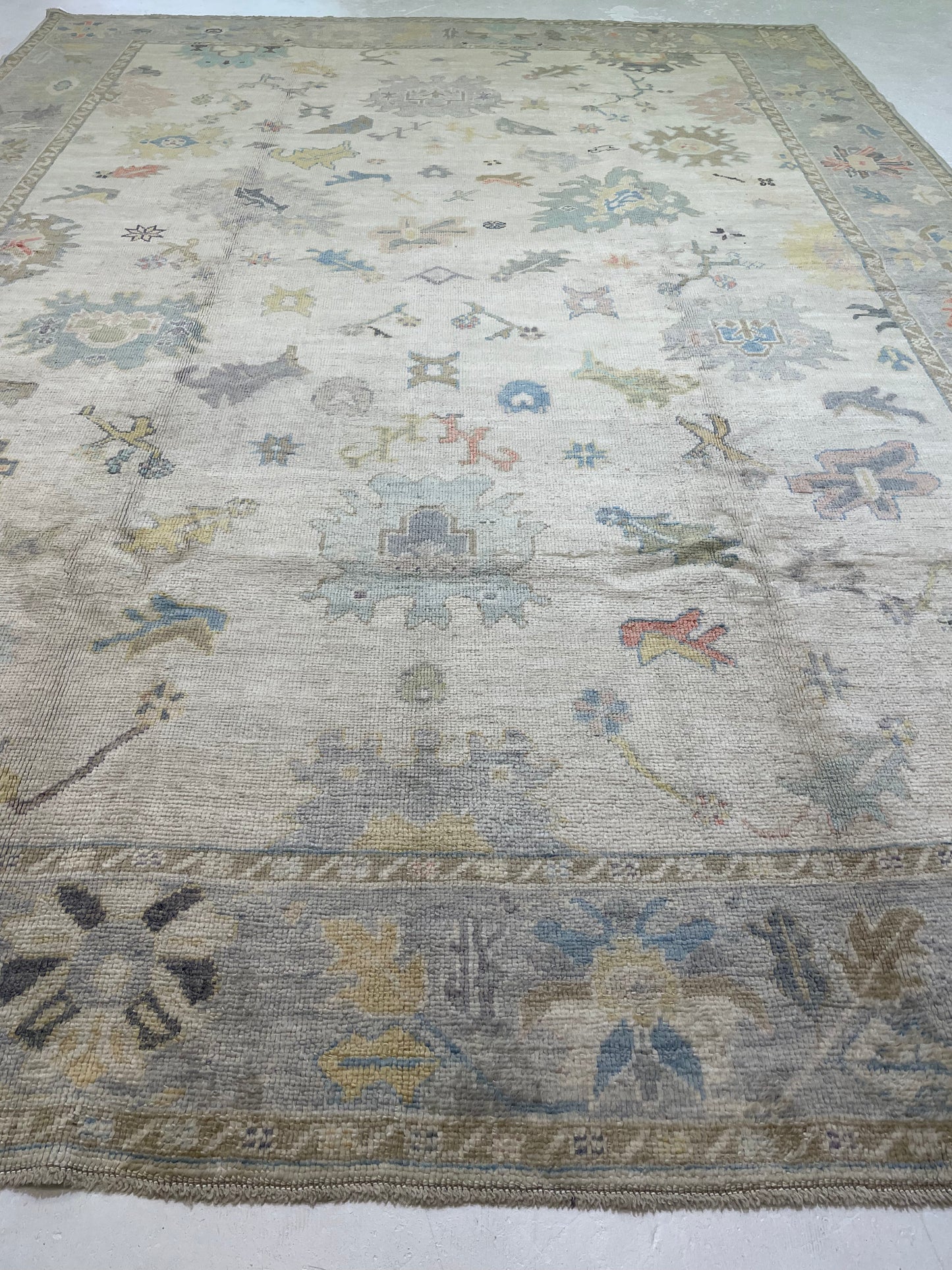 Hand-Knotted Wool Rug Turkish Oushak 10' x 13'8"