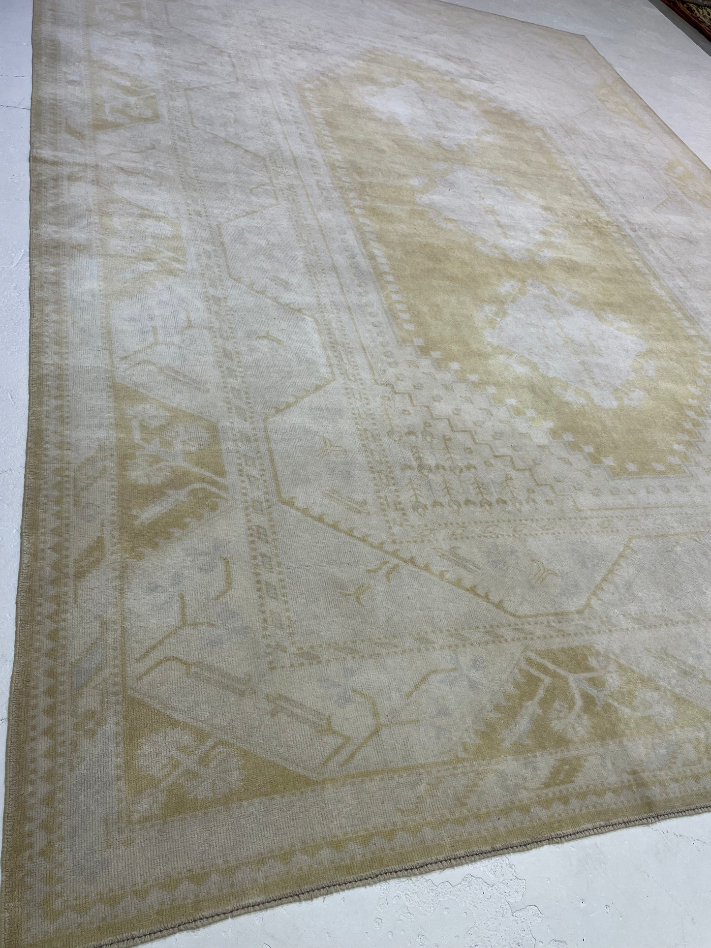 Hand-Knotted Wool Rug Turkish Oushak 10' x 13'9"