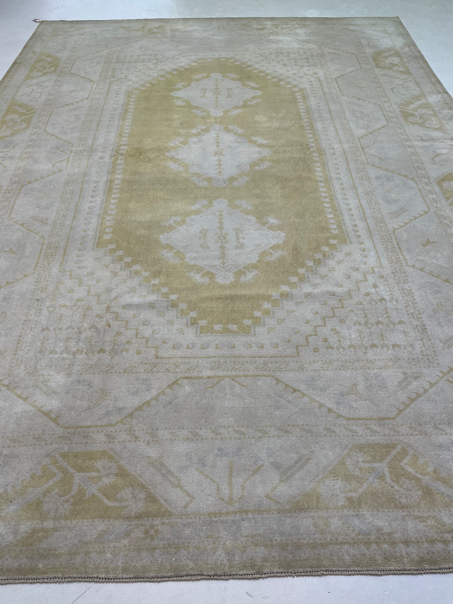 Hand-Knotted Wool Rug Turkish Oushak 10' x 13'9"