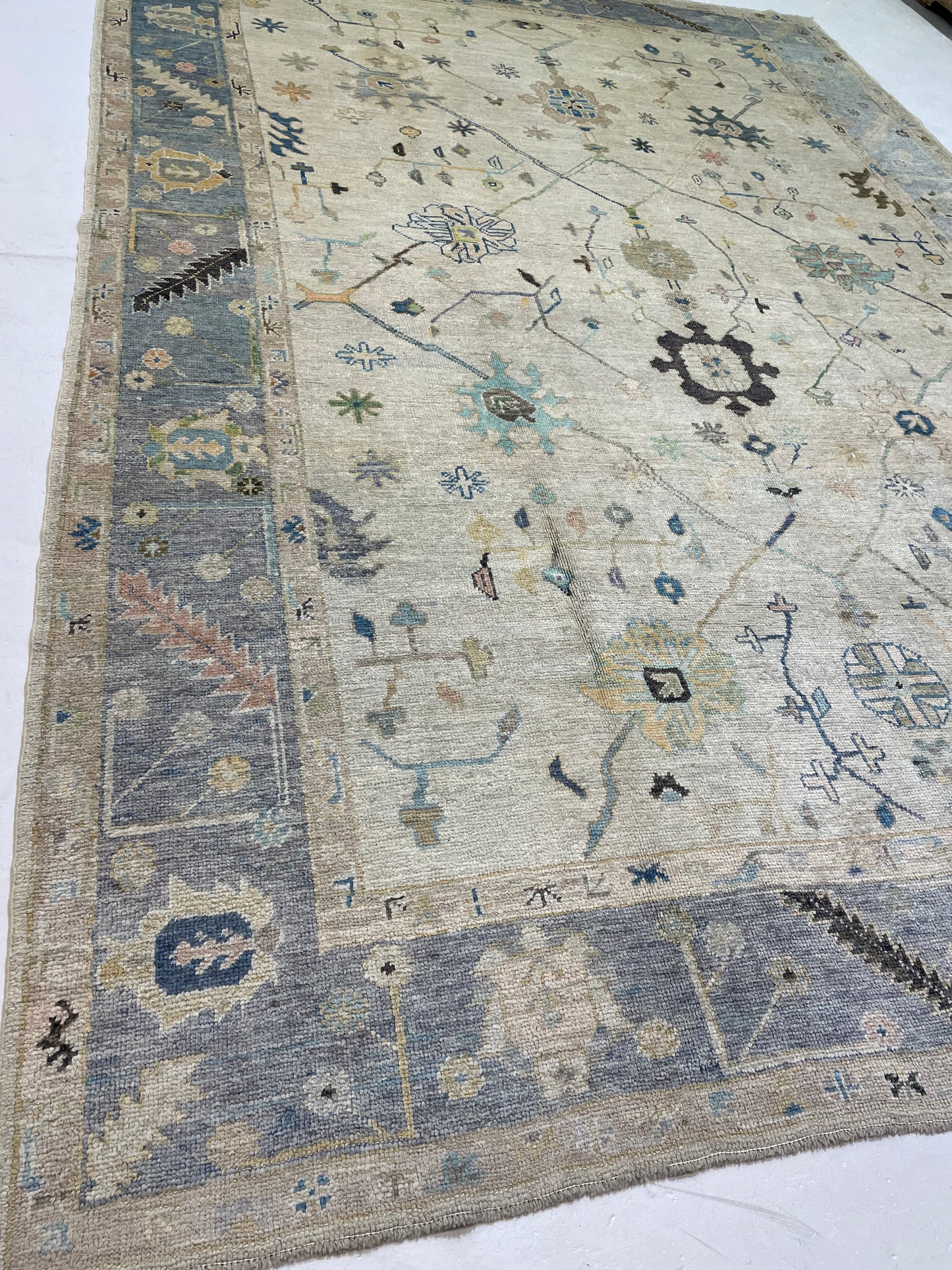 Hand-Knotted Wool Rug Turkish Oushak 9'11" x 14'