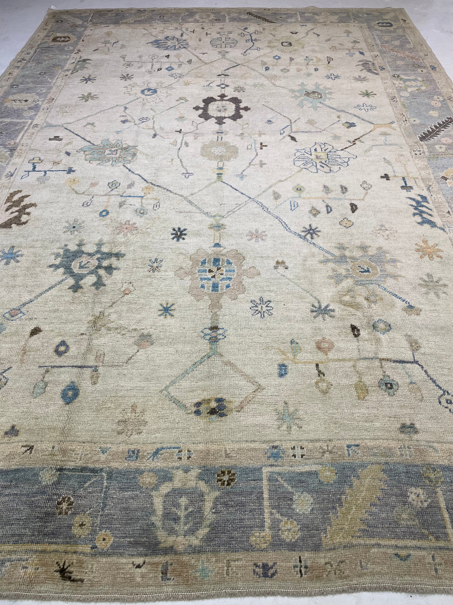 Hand-Knotted Wool Rug Turkish Oushak 9'11" x 14'