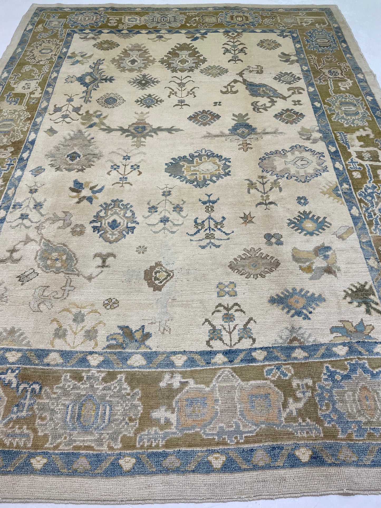 Hand-Knotted Wool Rug Turkish Oushak 8'5" x 11'4"
