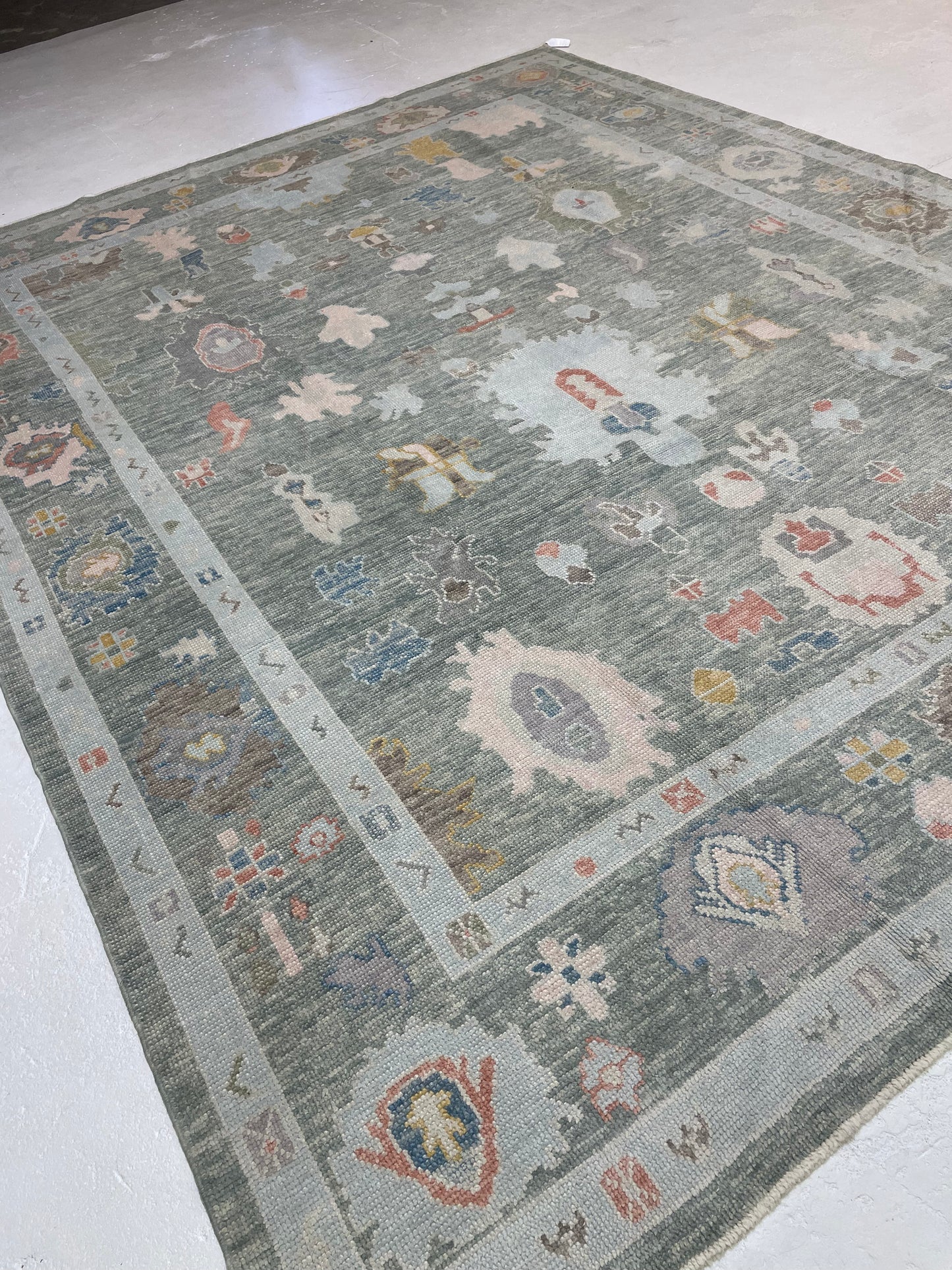 Hand-Knotted Wool Rug Turkish Oushak 8'11" x 11'5"