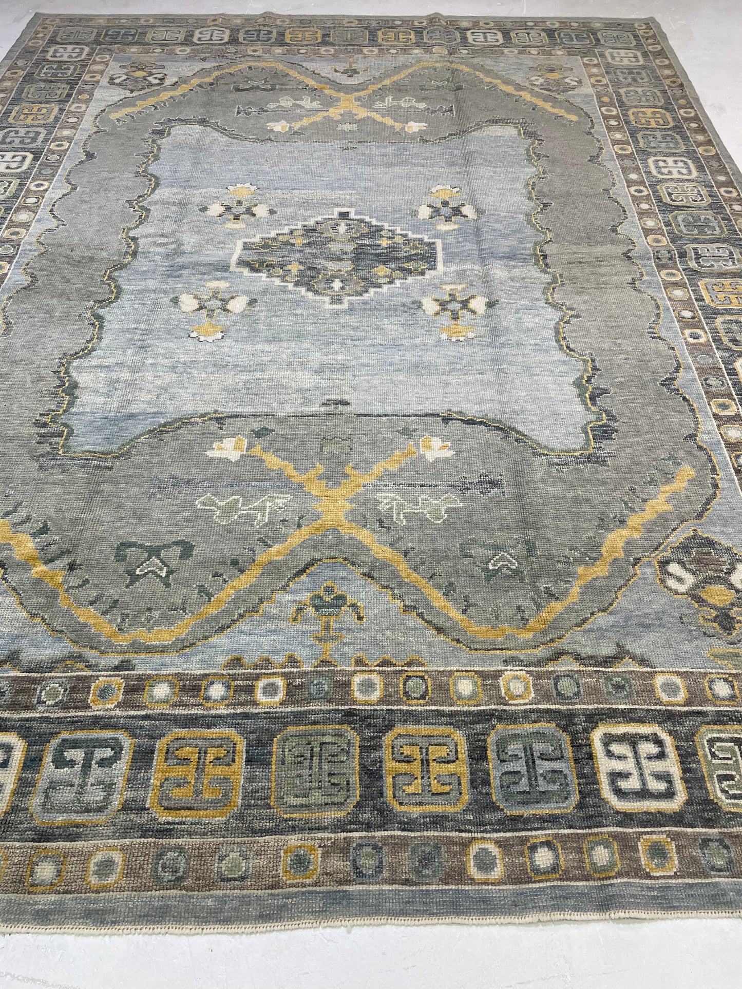 Hand-Knotted Wool Rug Turkish Oushak 9'8" x 12'4"