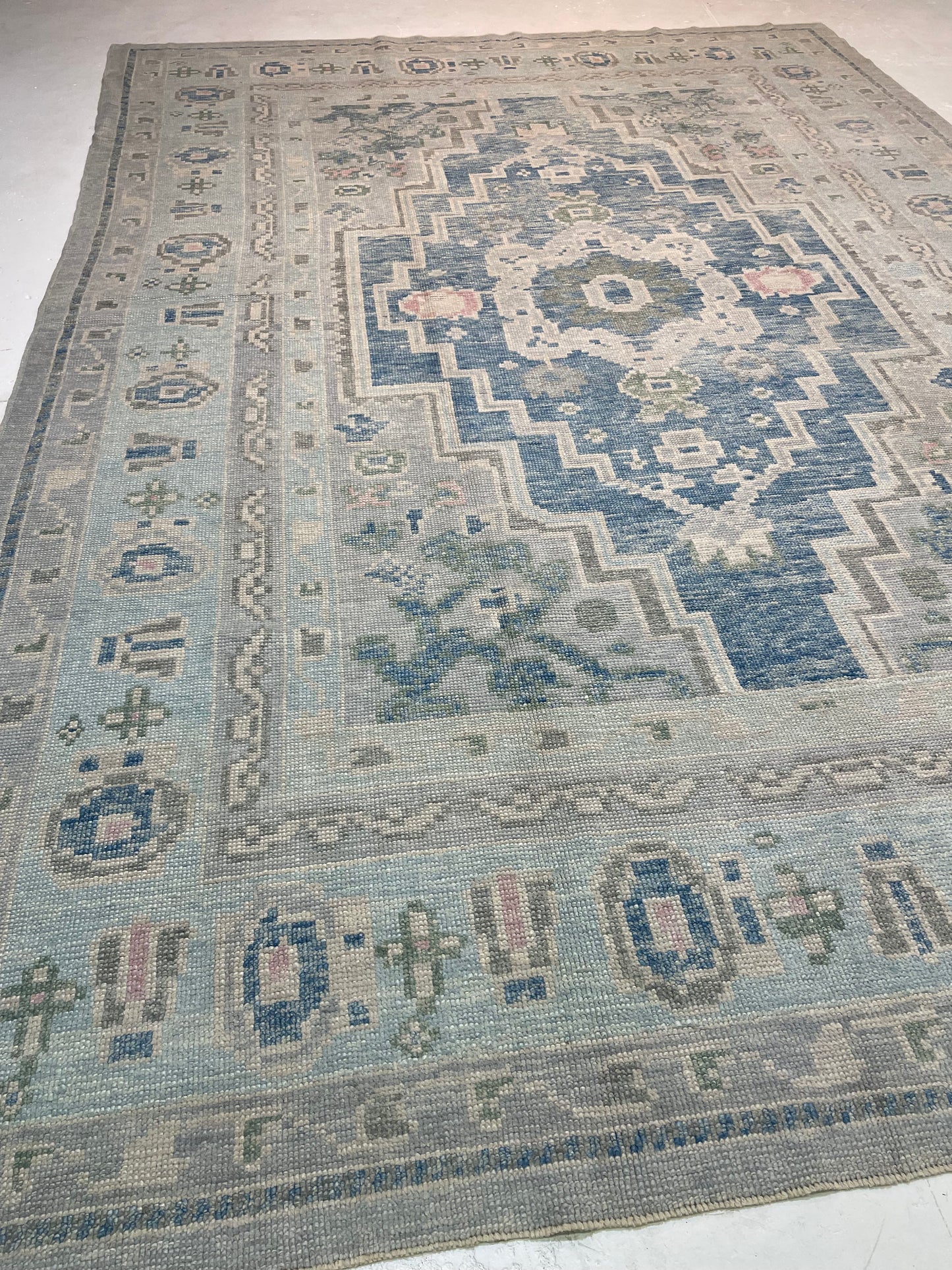 Hand-Knotted Wool Rug Turkish Oushak 9'6" x 13'6"