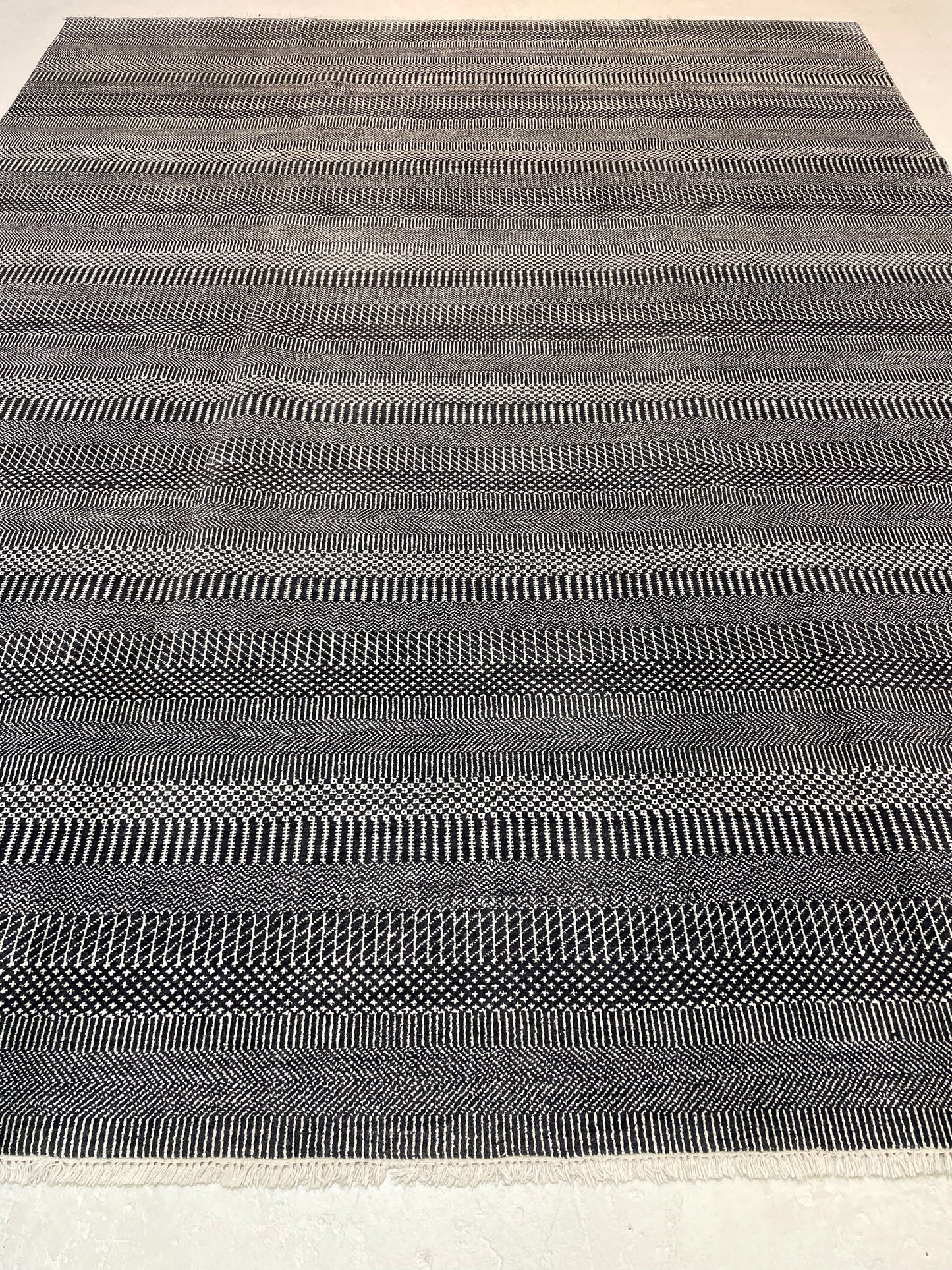 Hand-Knotted Wool Rug Turkish Oushak 7'9" x 10'